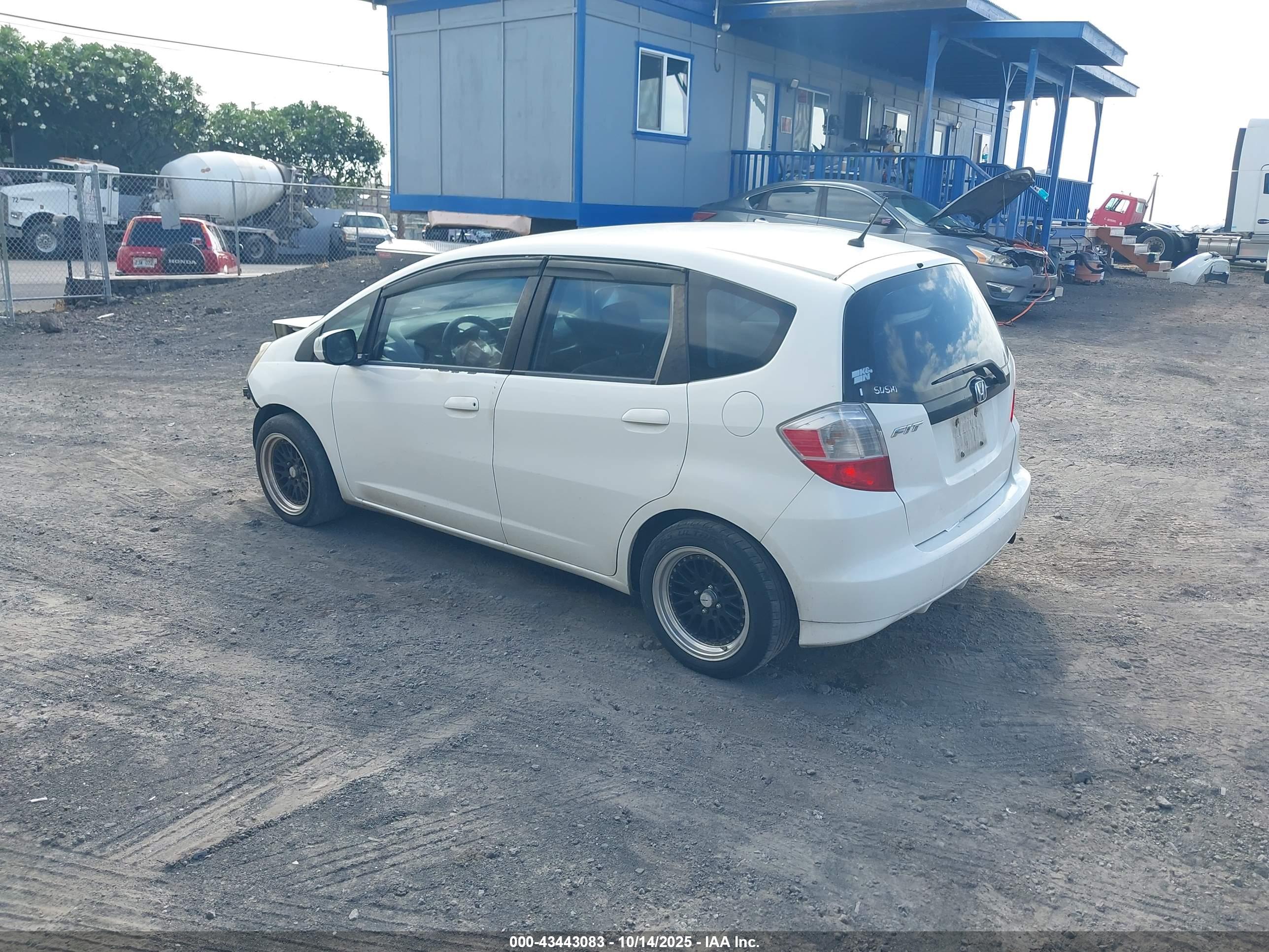 HONDA FIT image 3