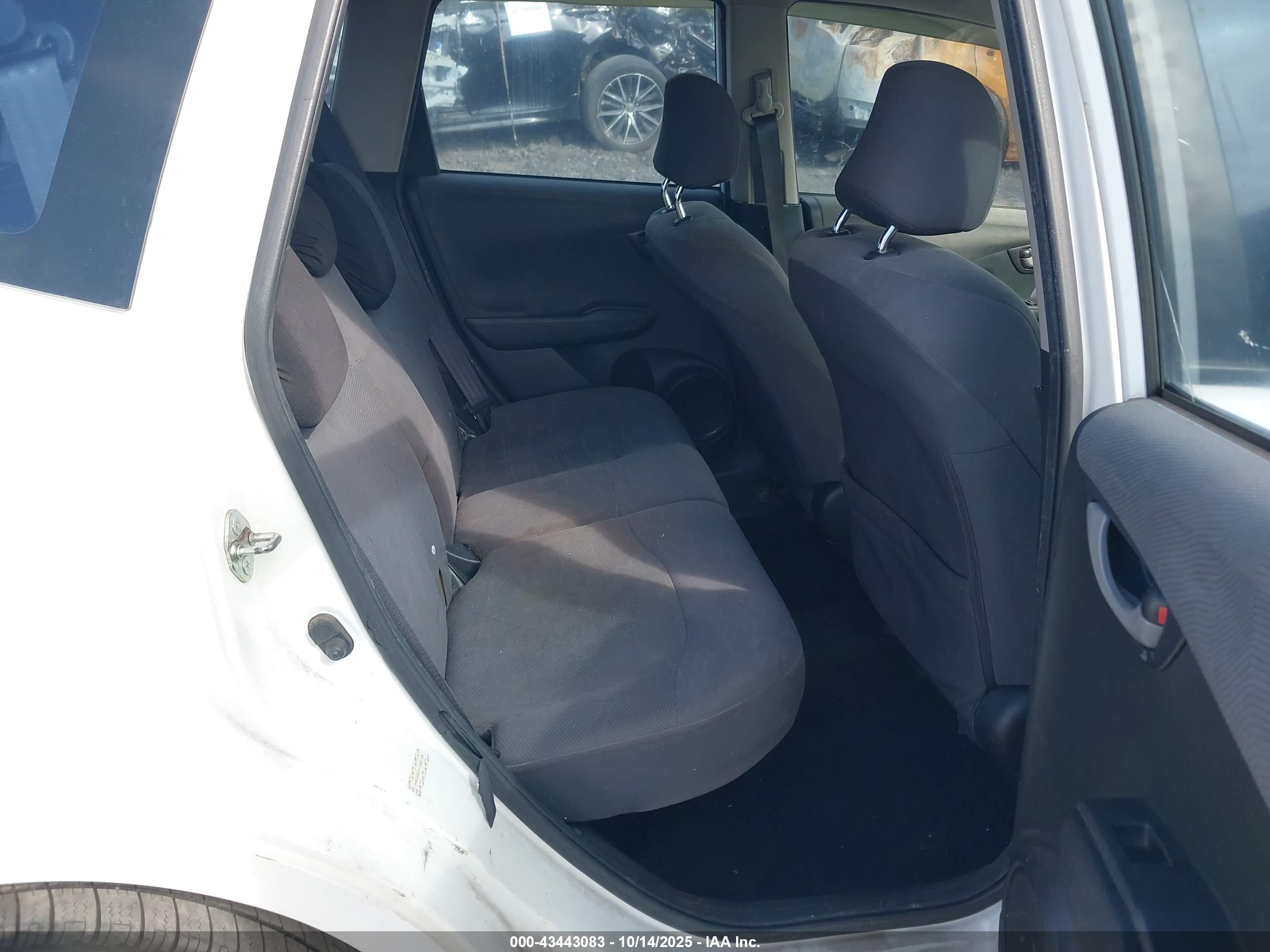HONDA FIT image 8