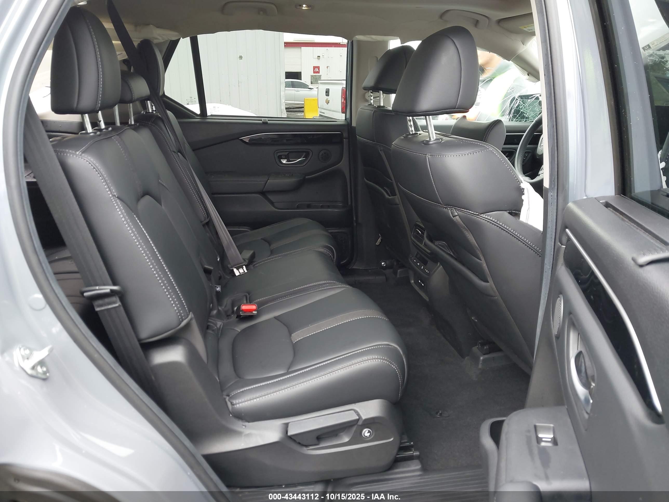 HONDA PILOT image 8