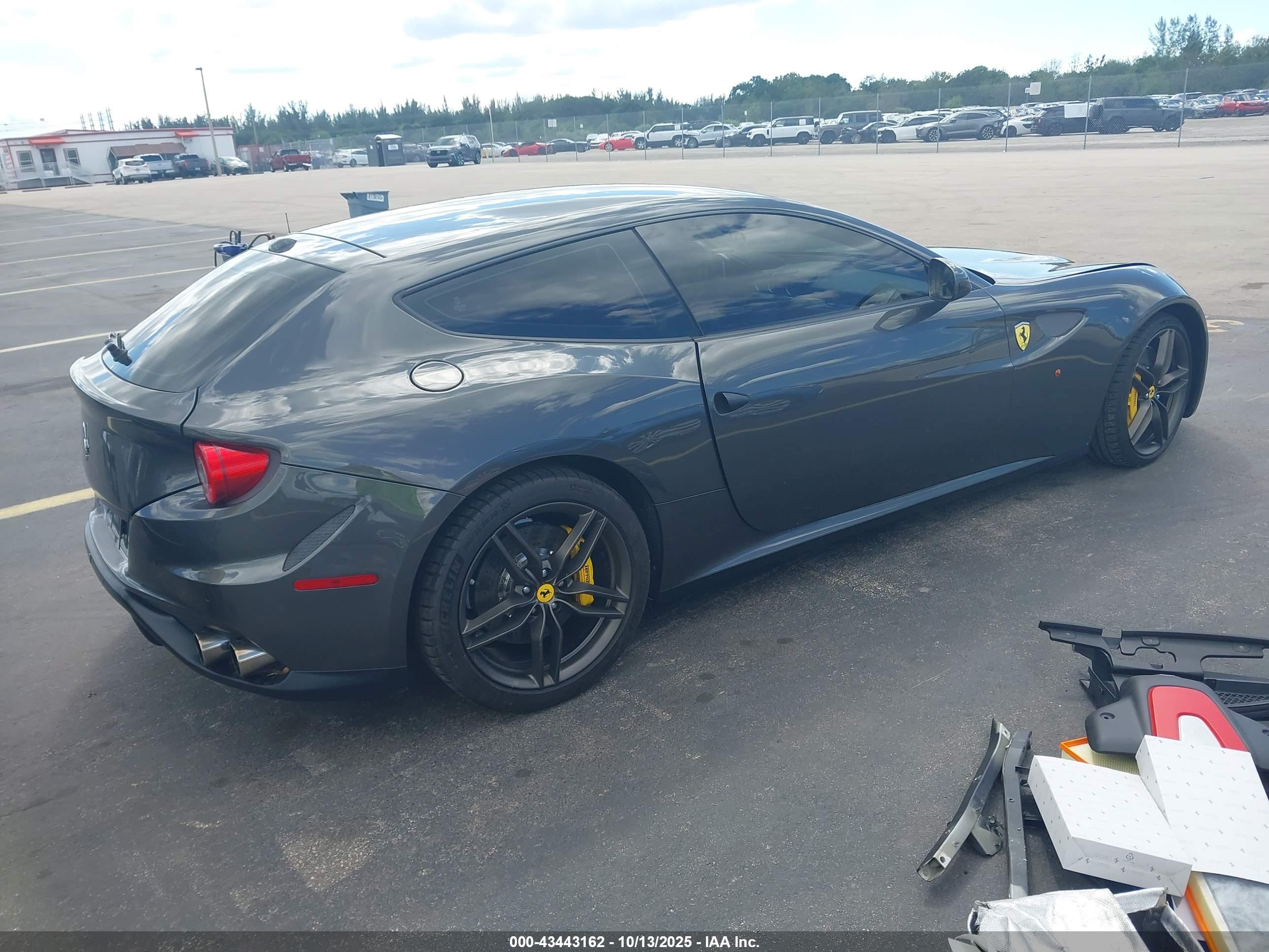 FERRARI FF image 4