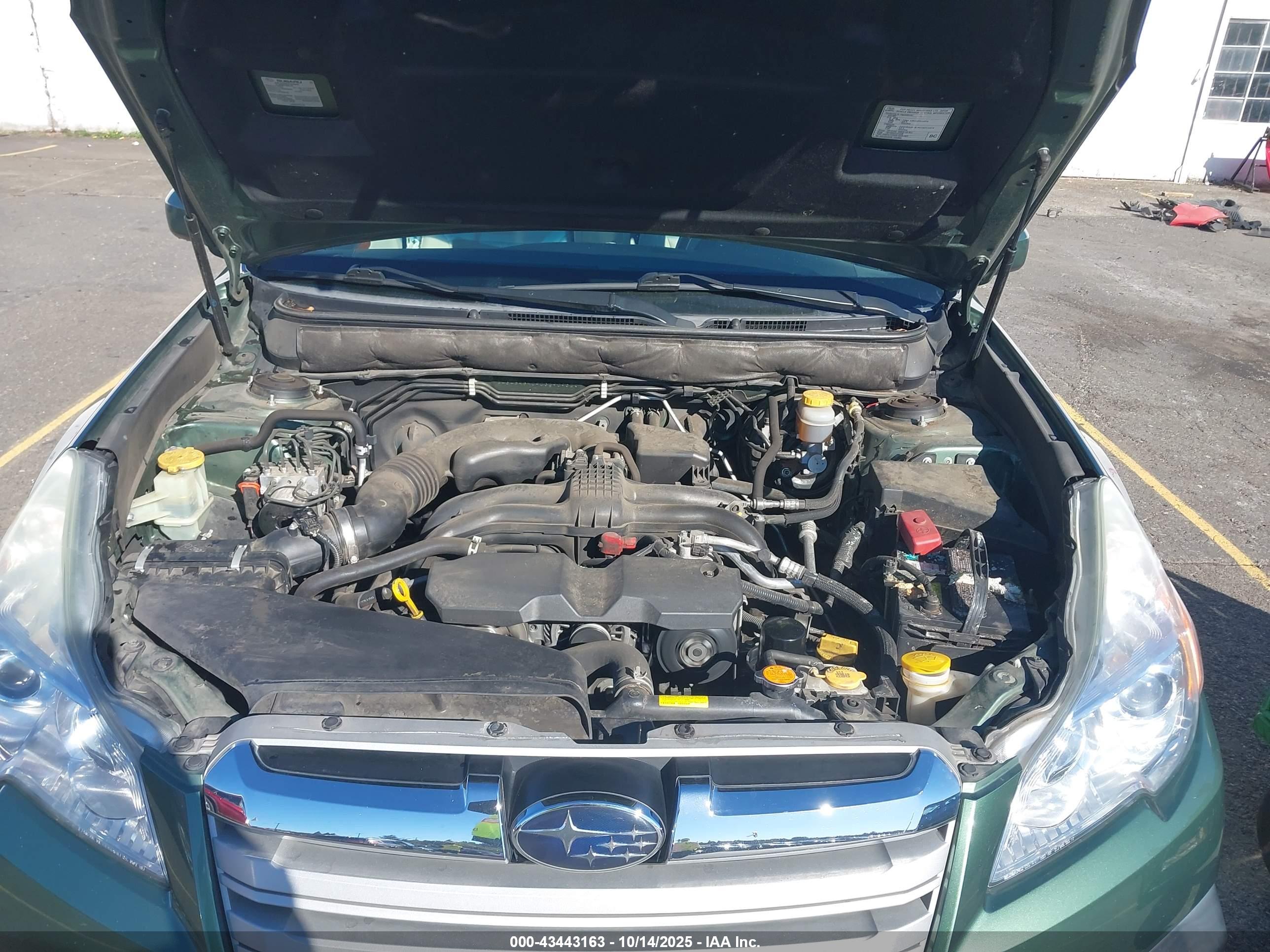 SUBARU OUTBACK image 10