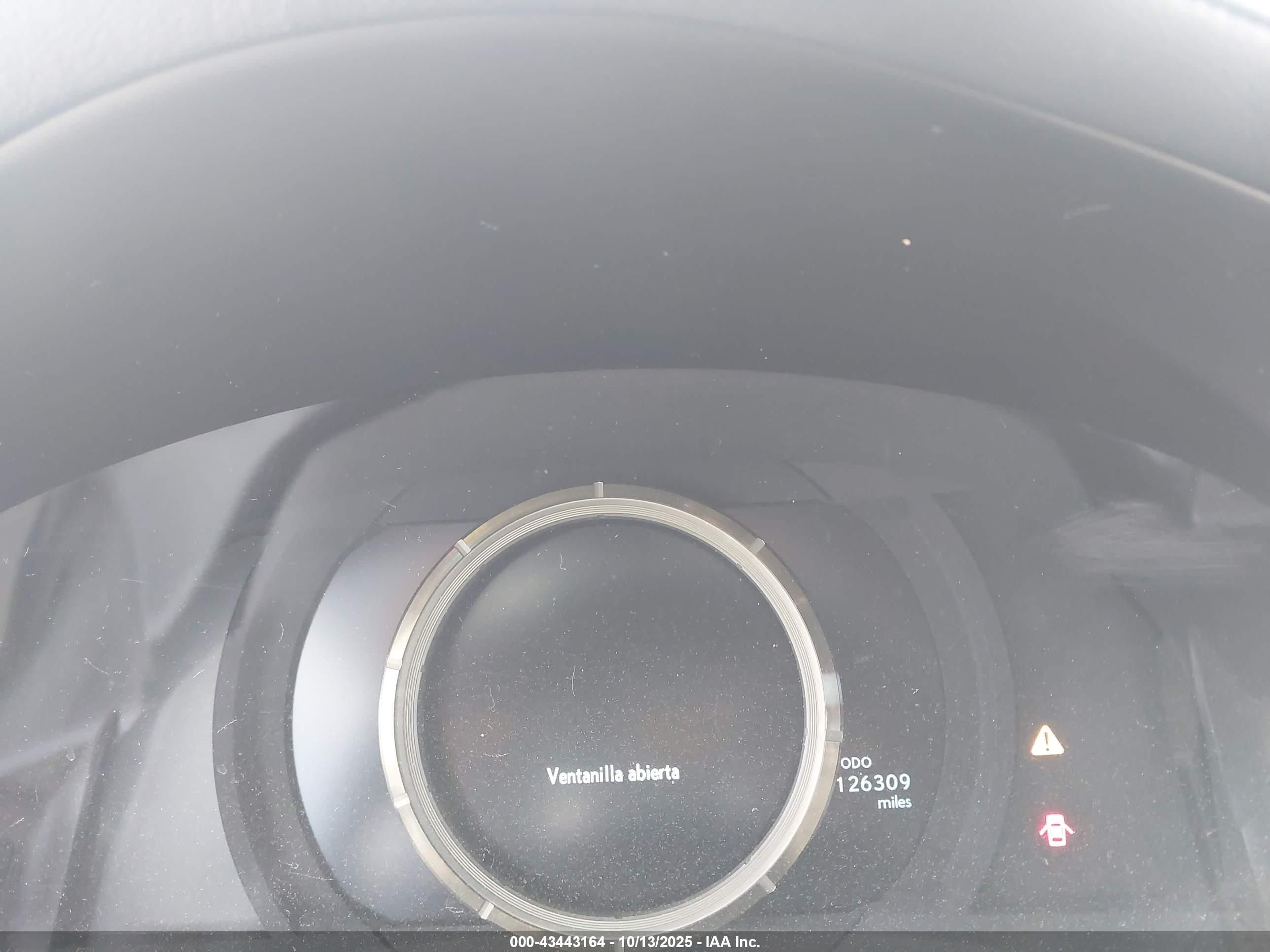 LEXUS IS image 7