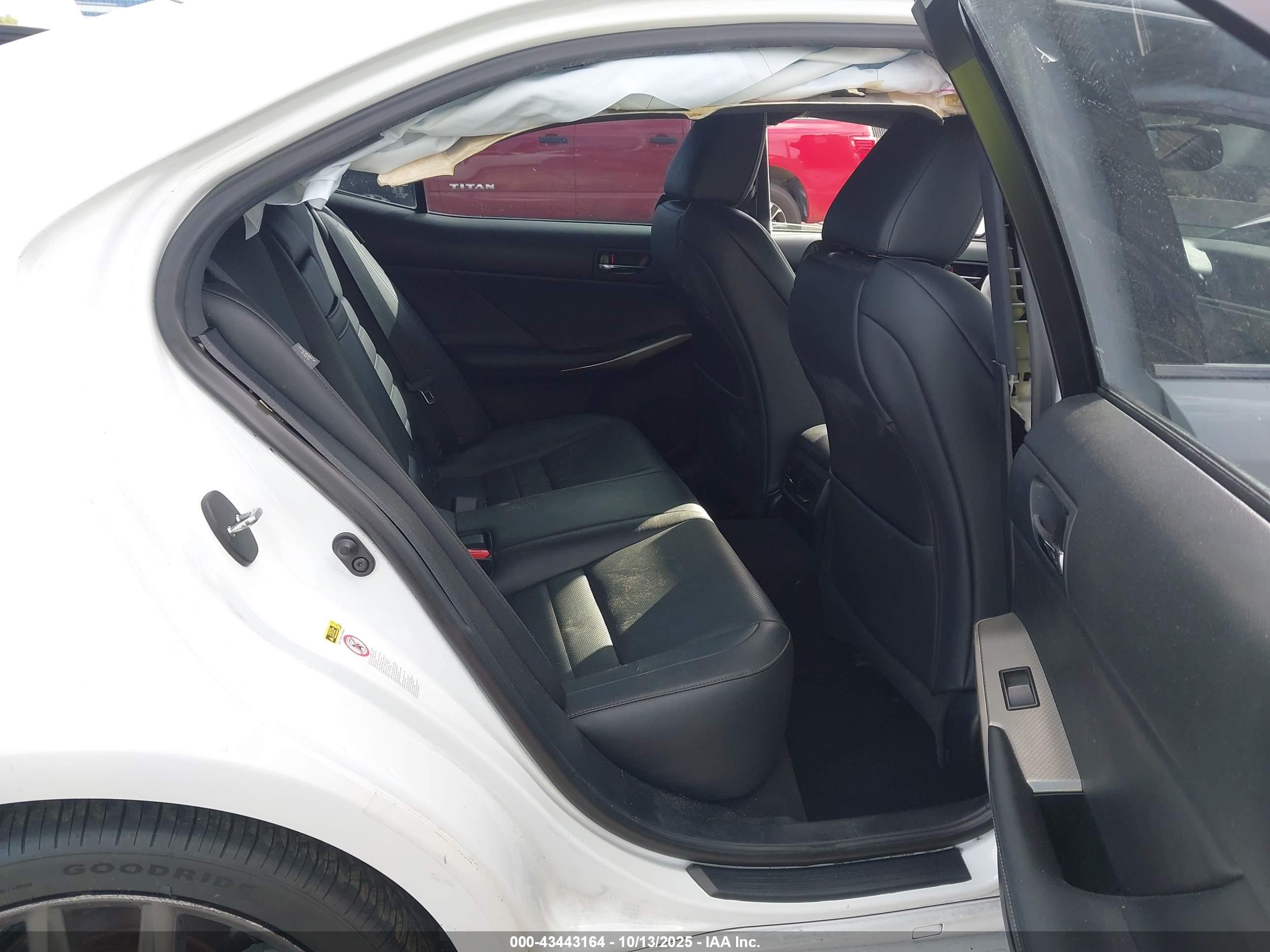 LEXUS IS image 8