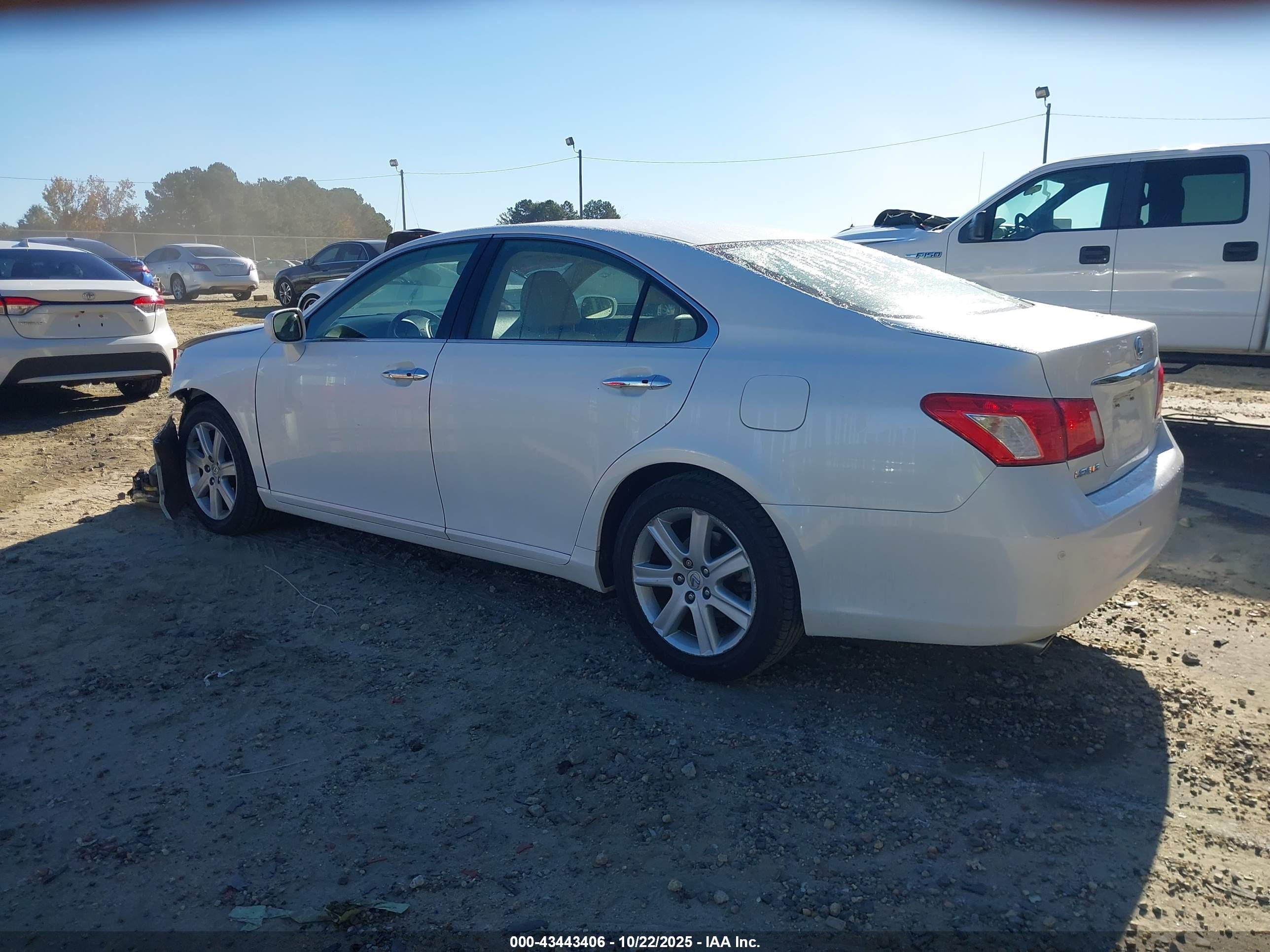 LEXUS ES image 3