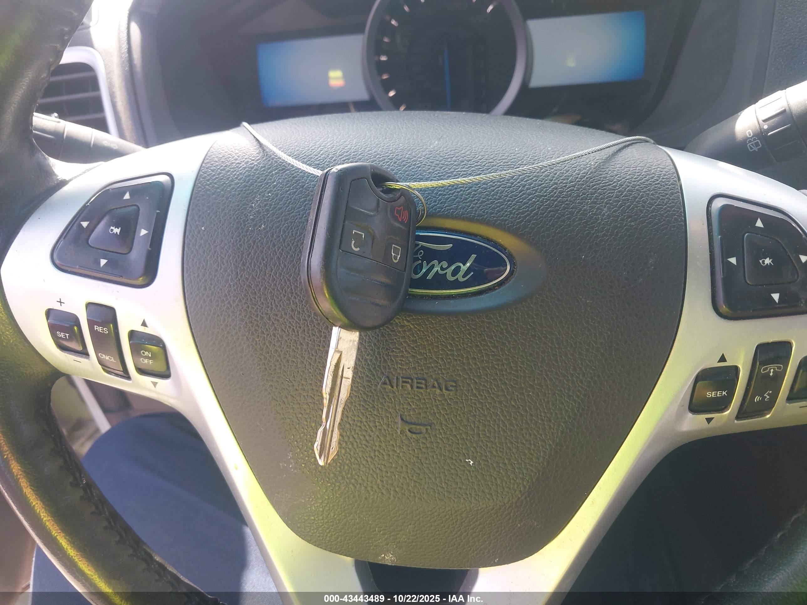 FORD EXPLORER image 11