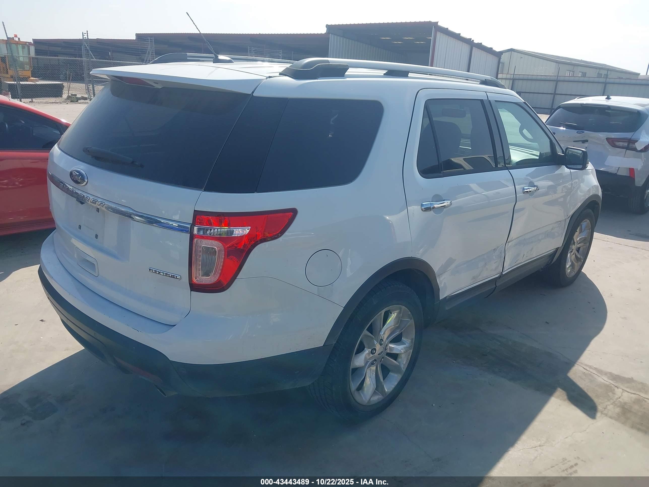 FORD EXPLORER image 4