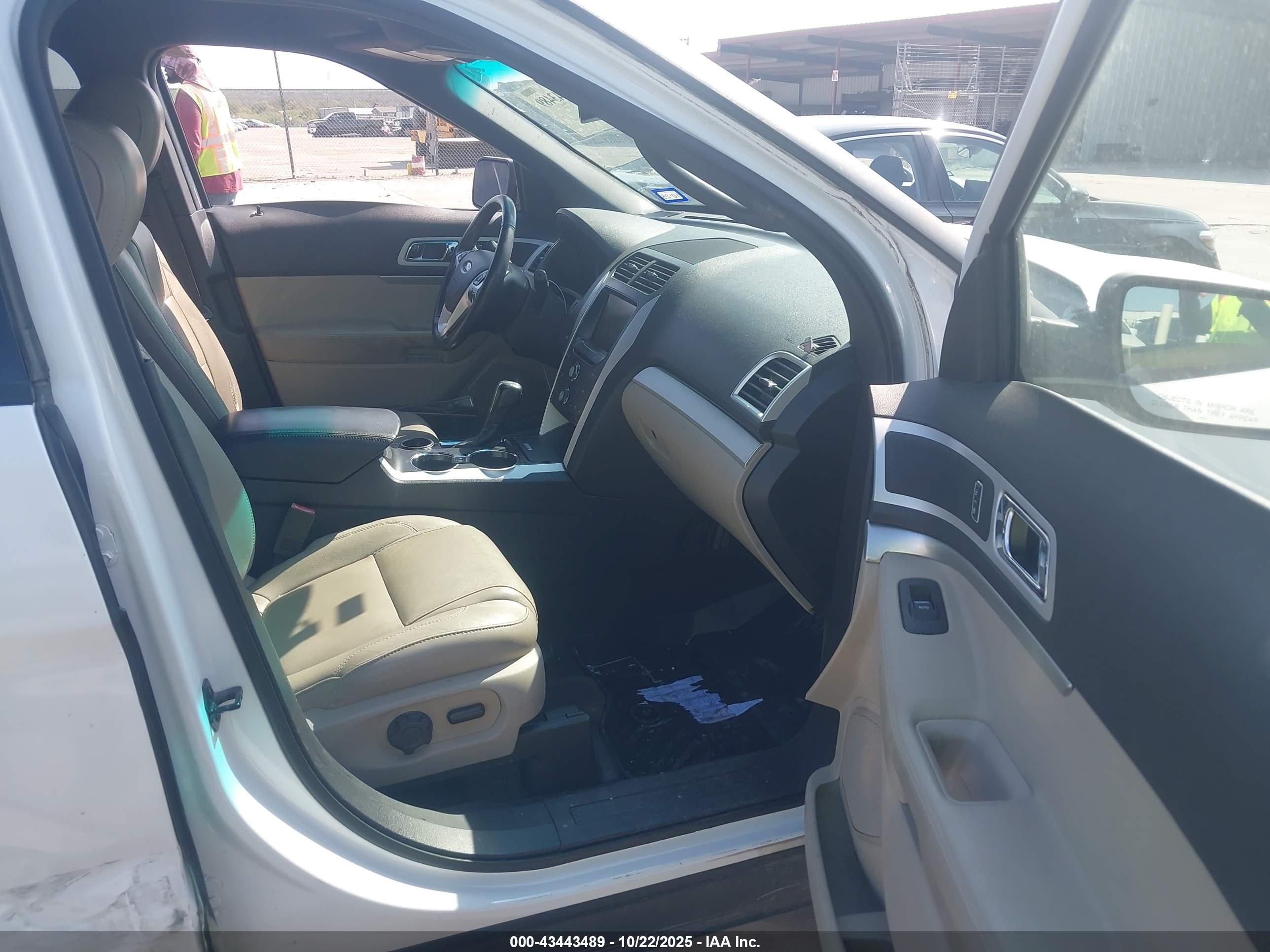 FORD EXPLORER image 5