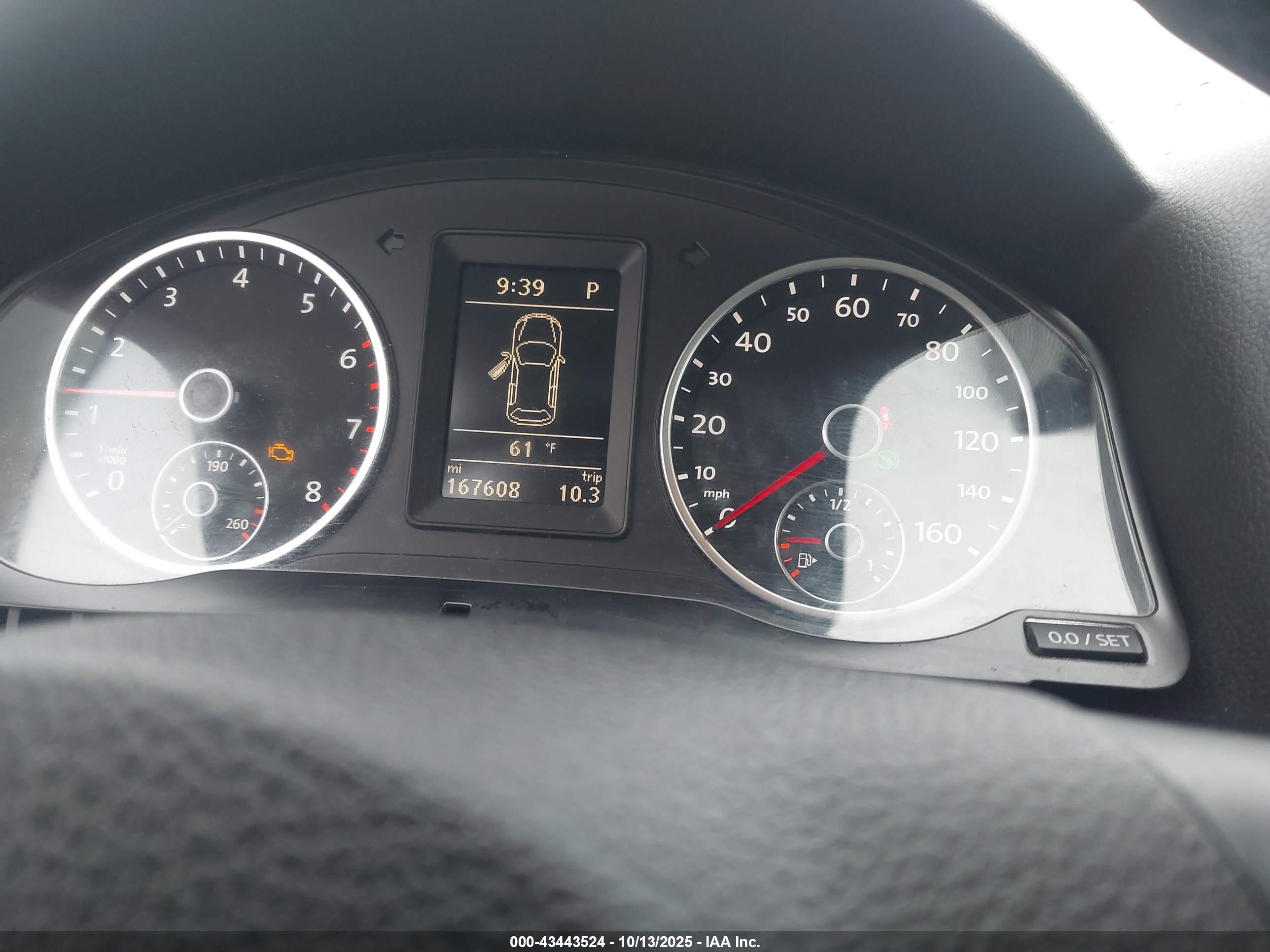VOLKSWAGEN TIGUAN image 7