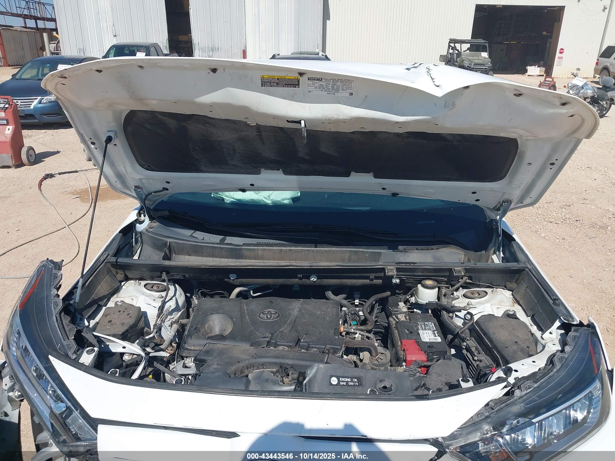 TOYOTA RAV4 image 10
