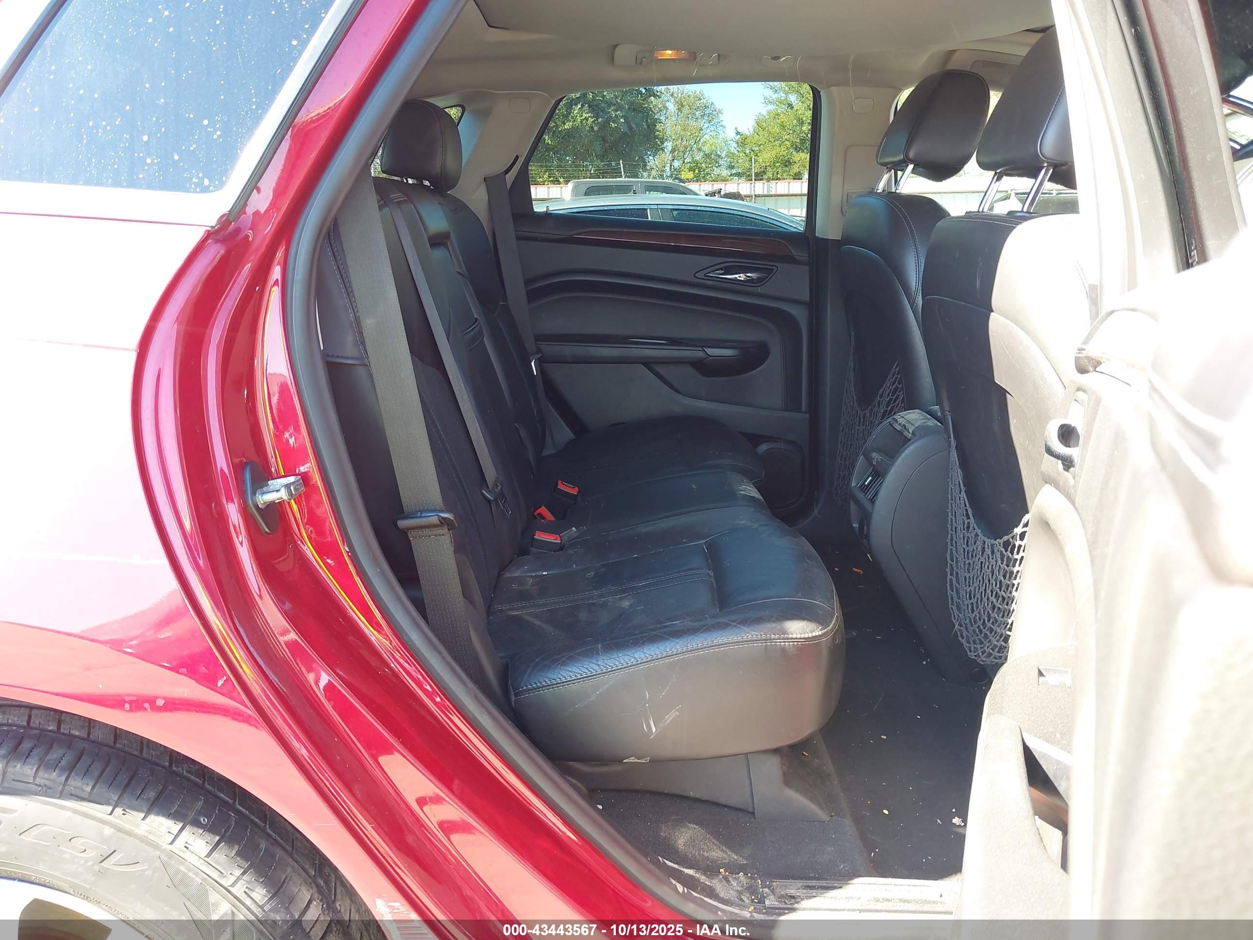 CADILLAC SRX image 8