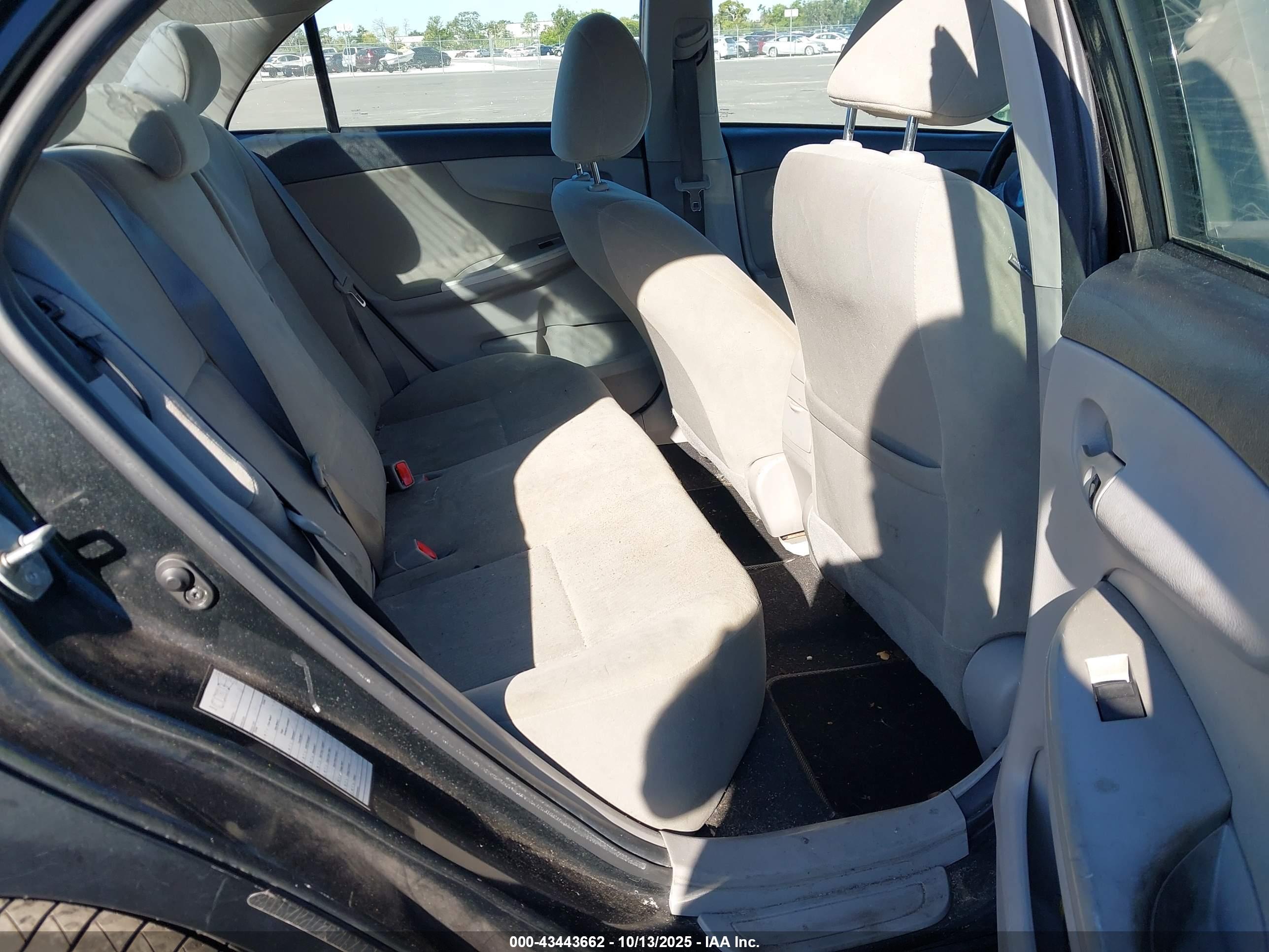 TOYOTA COROLLA image 8