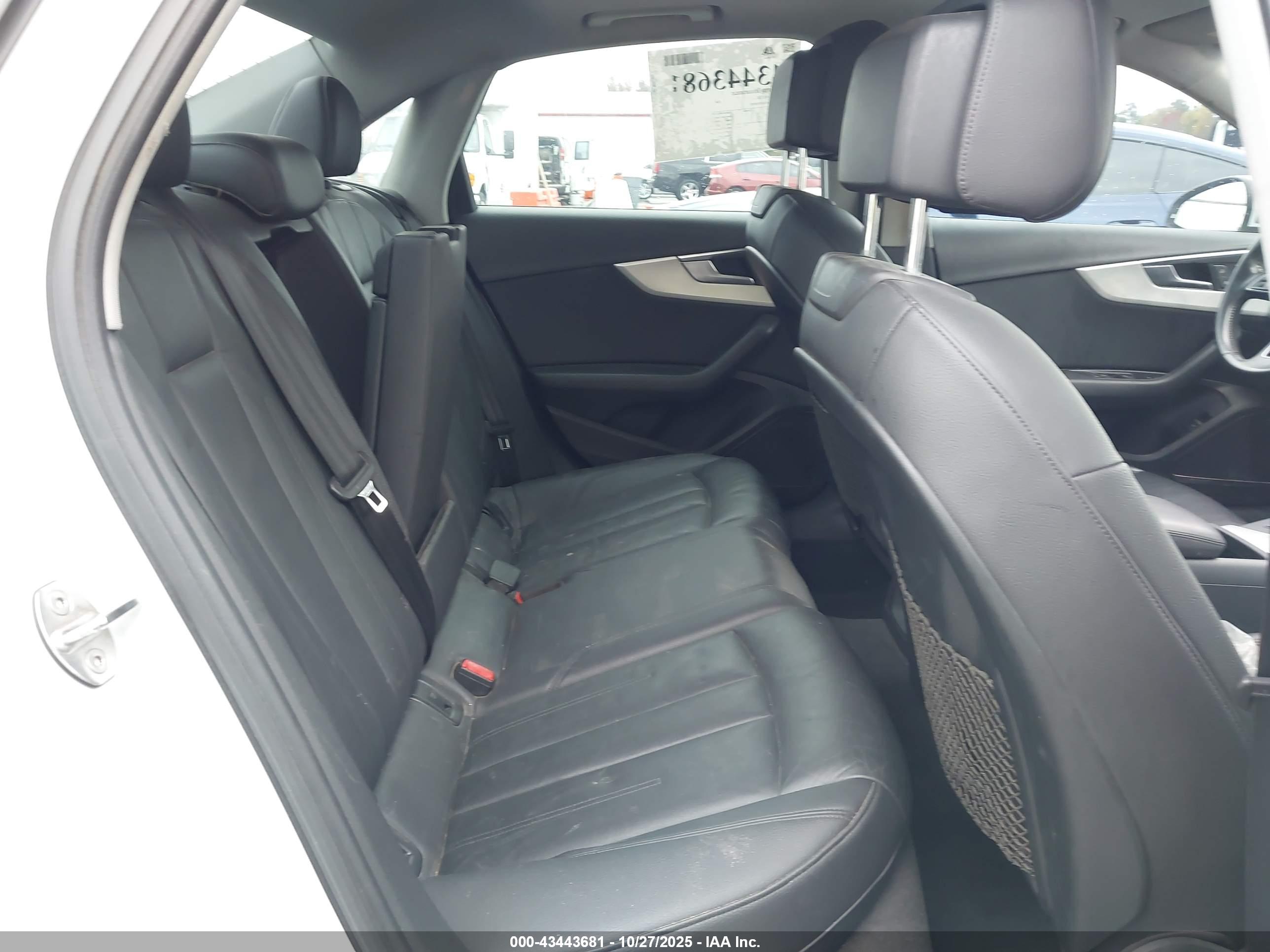 AUDI A4 image 8