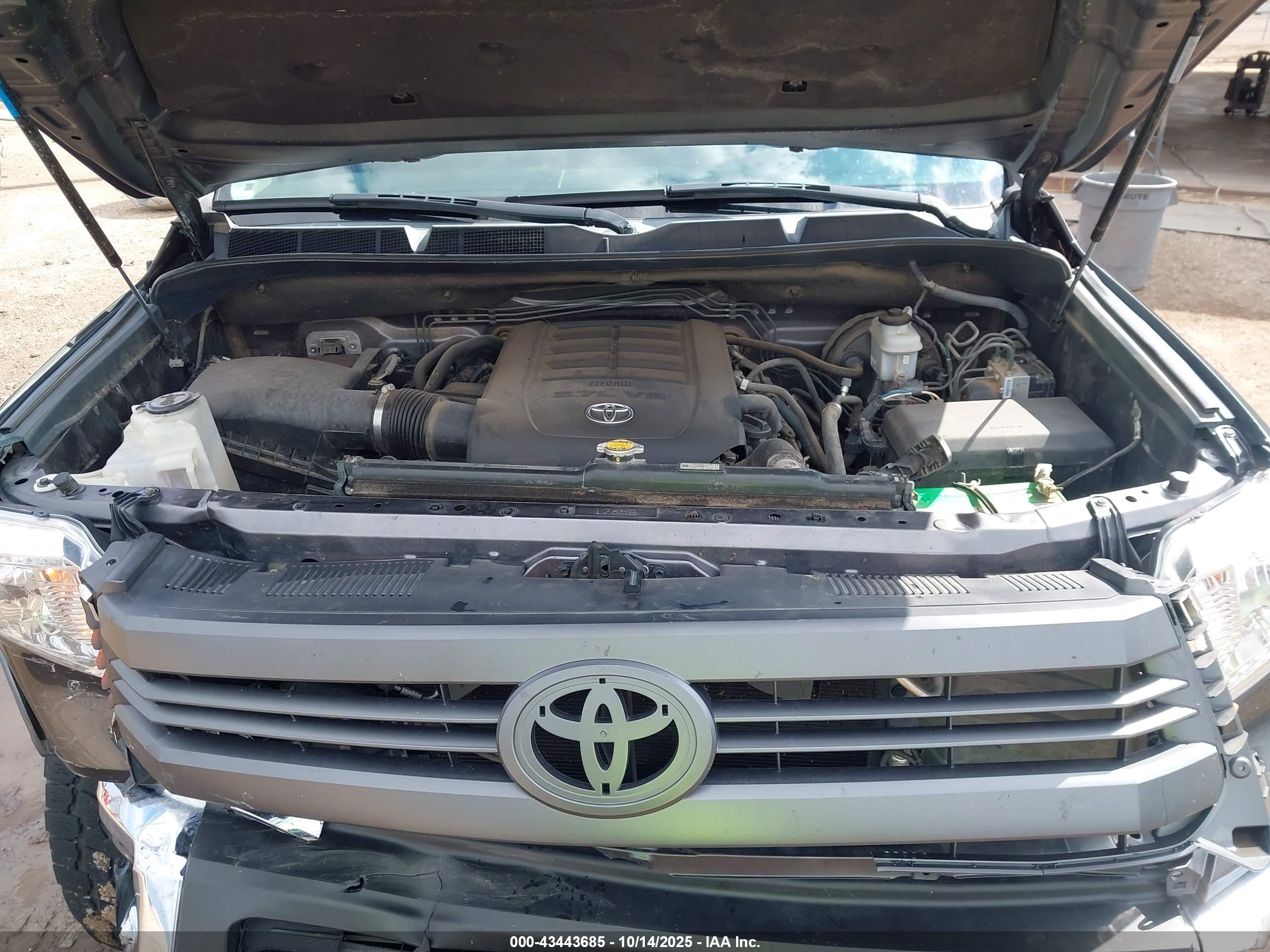 TOYOTA TUNDRA image 10