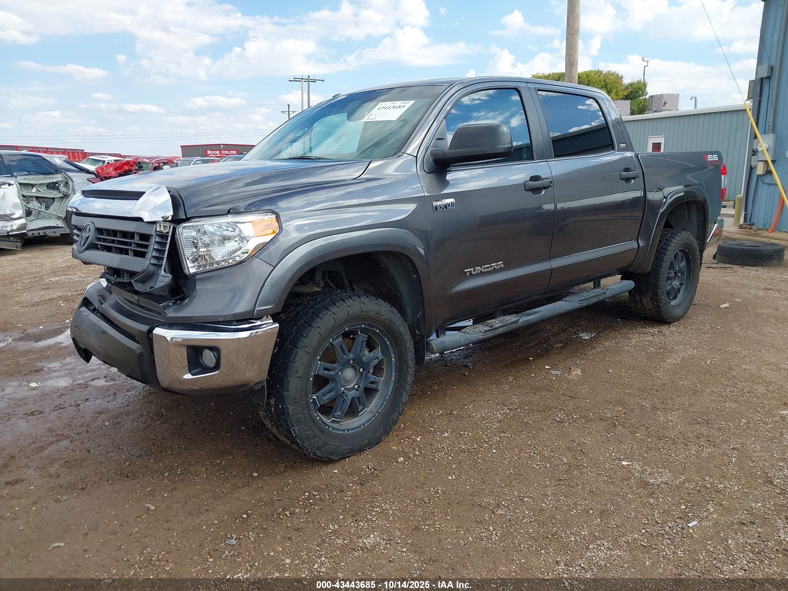 TOYOTA TUNDRA image 2