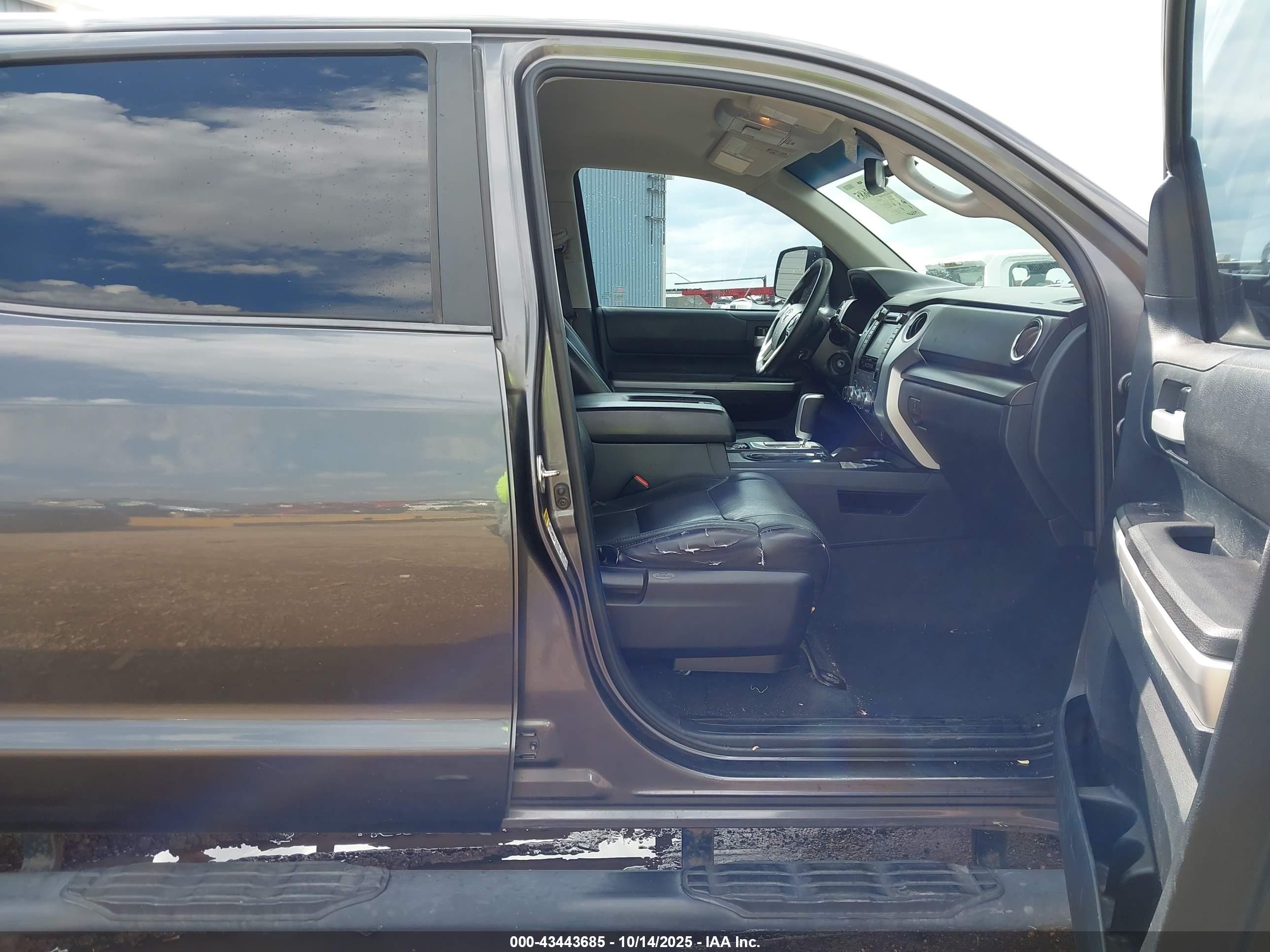 TOYOTA TUNDRA image 5