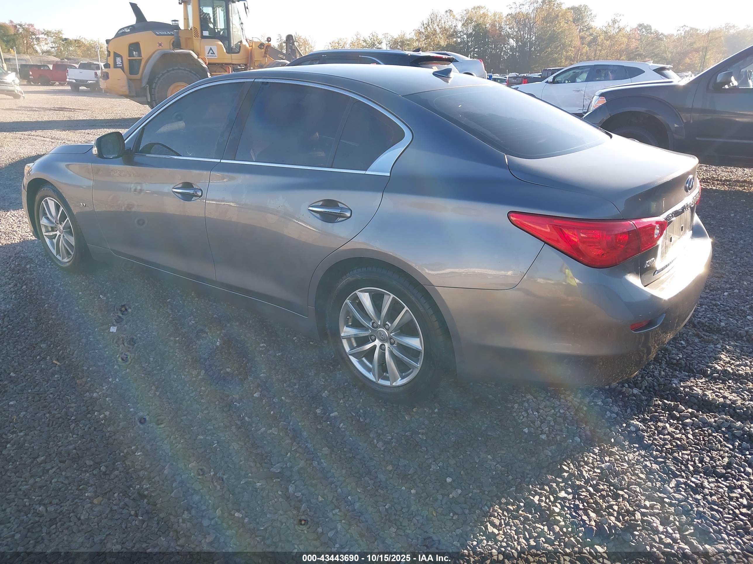 INFINITI Q50 image 3