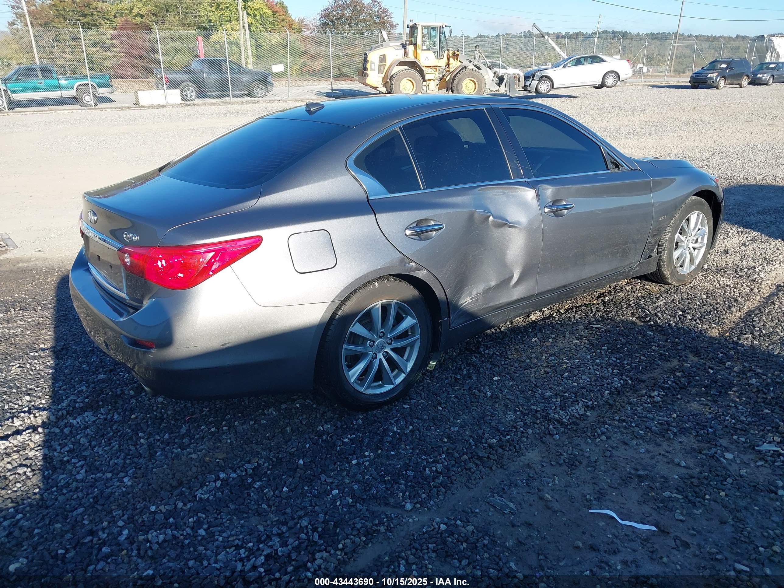 INFINITI Q50 image 4