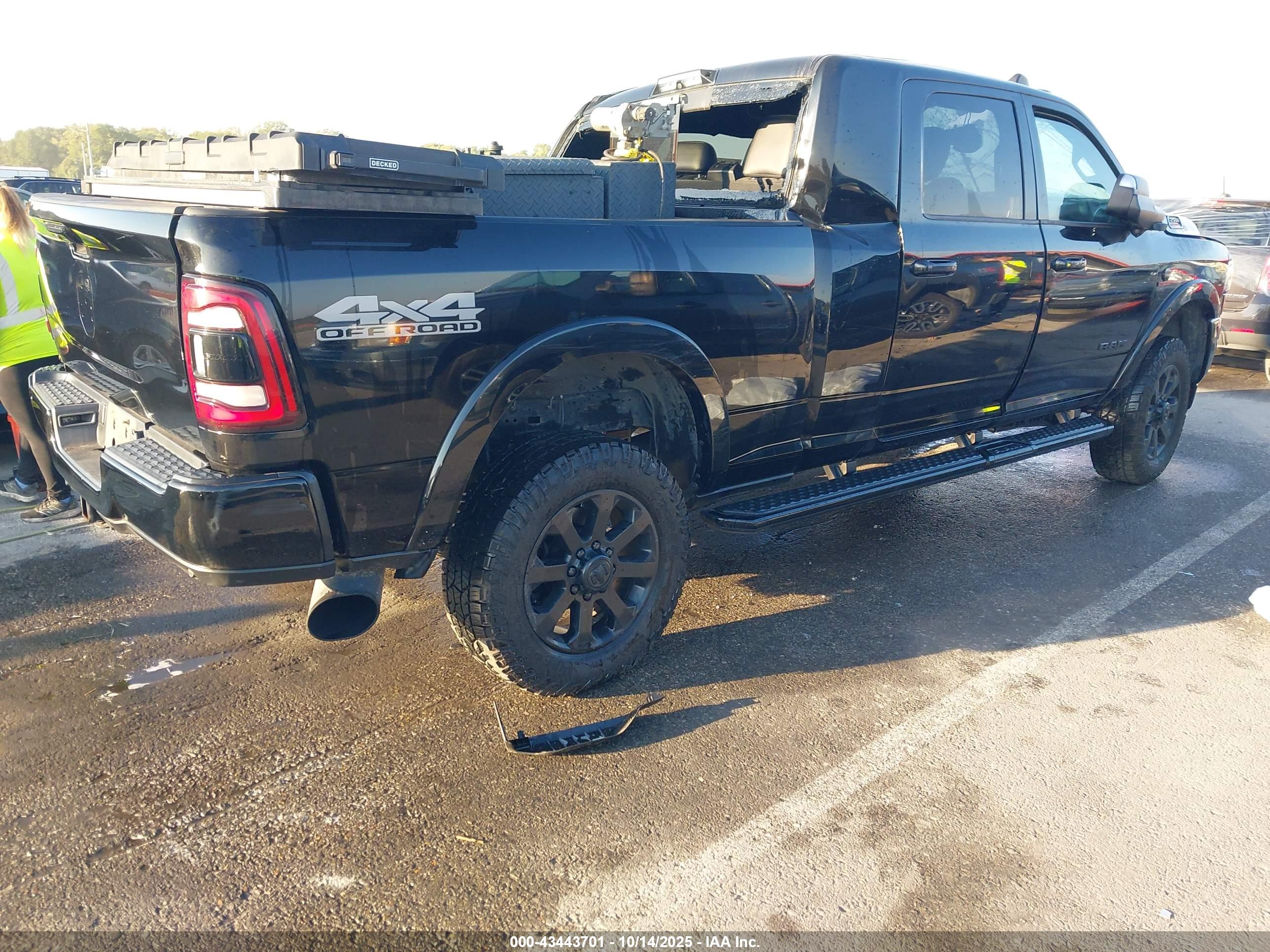 RAM 2500 image 4