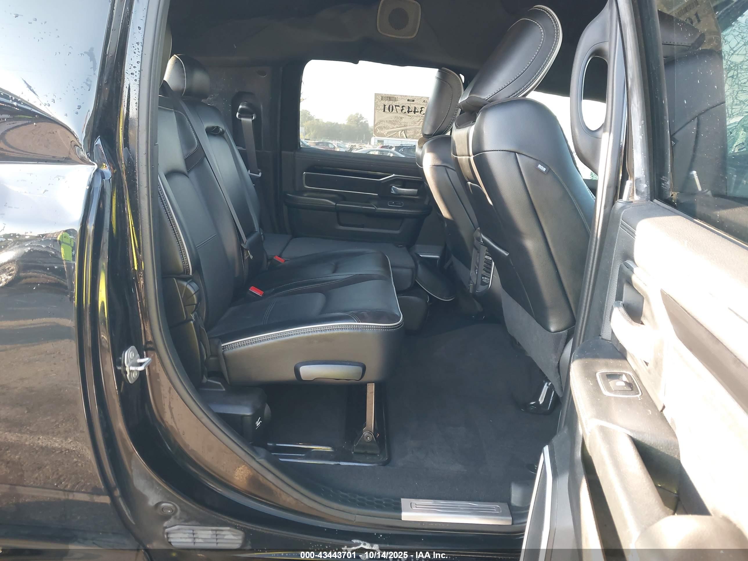 RAM 2500 image 8