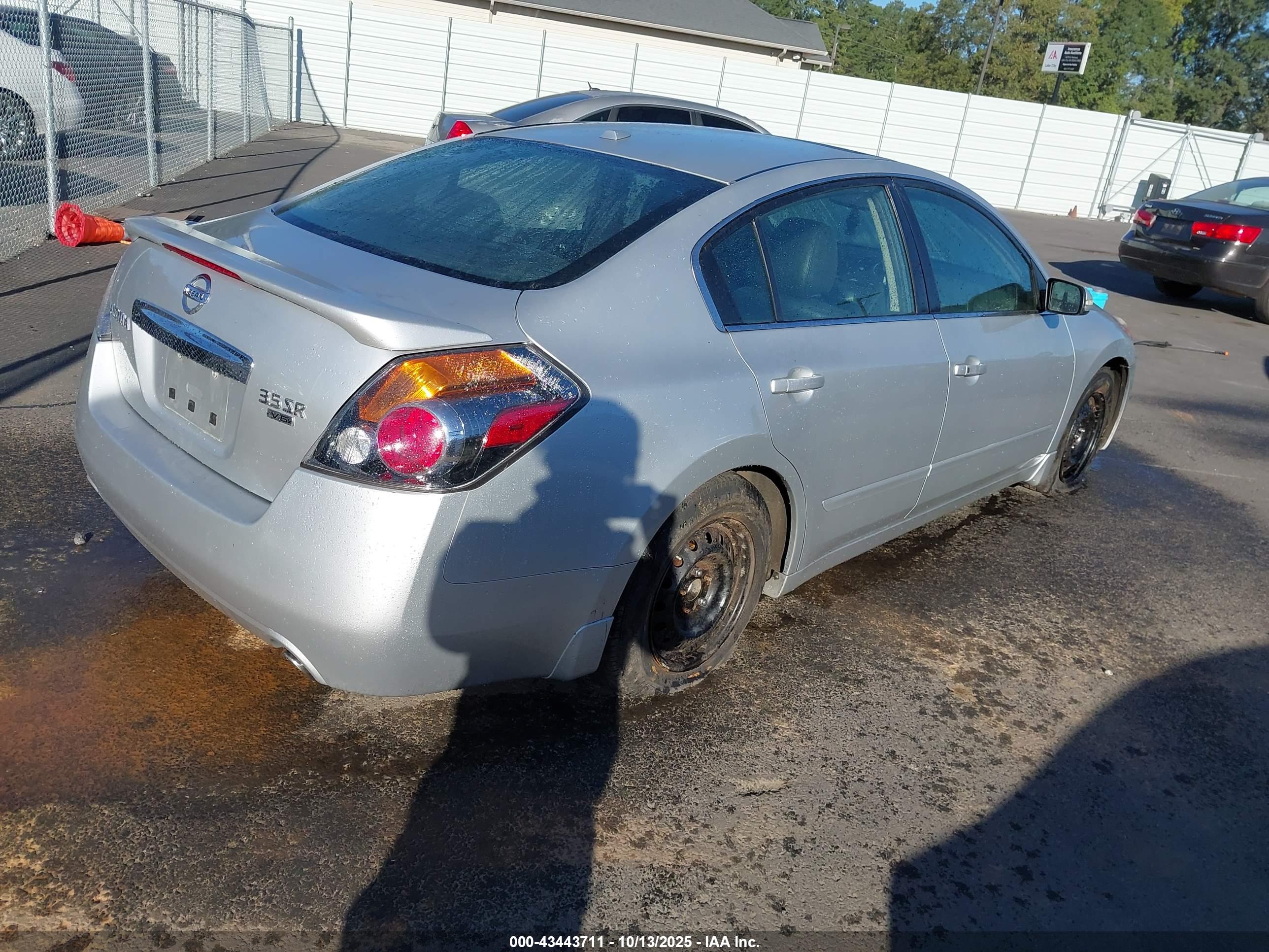 NISSAN ALTIMA image 4