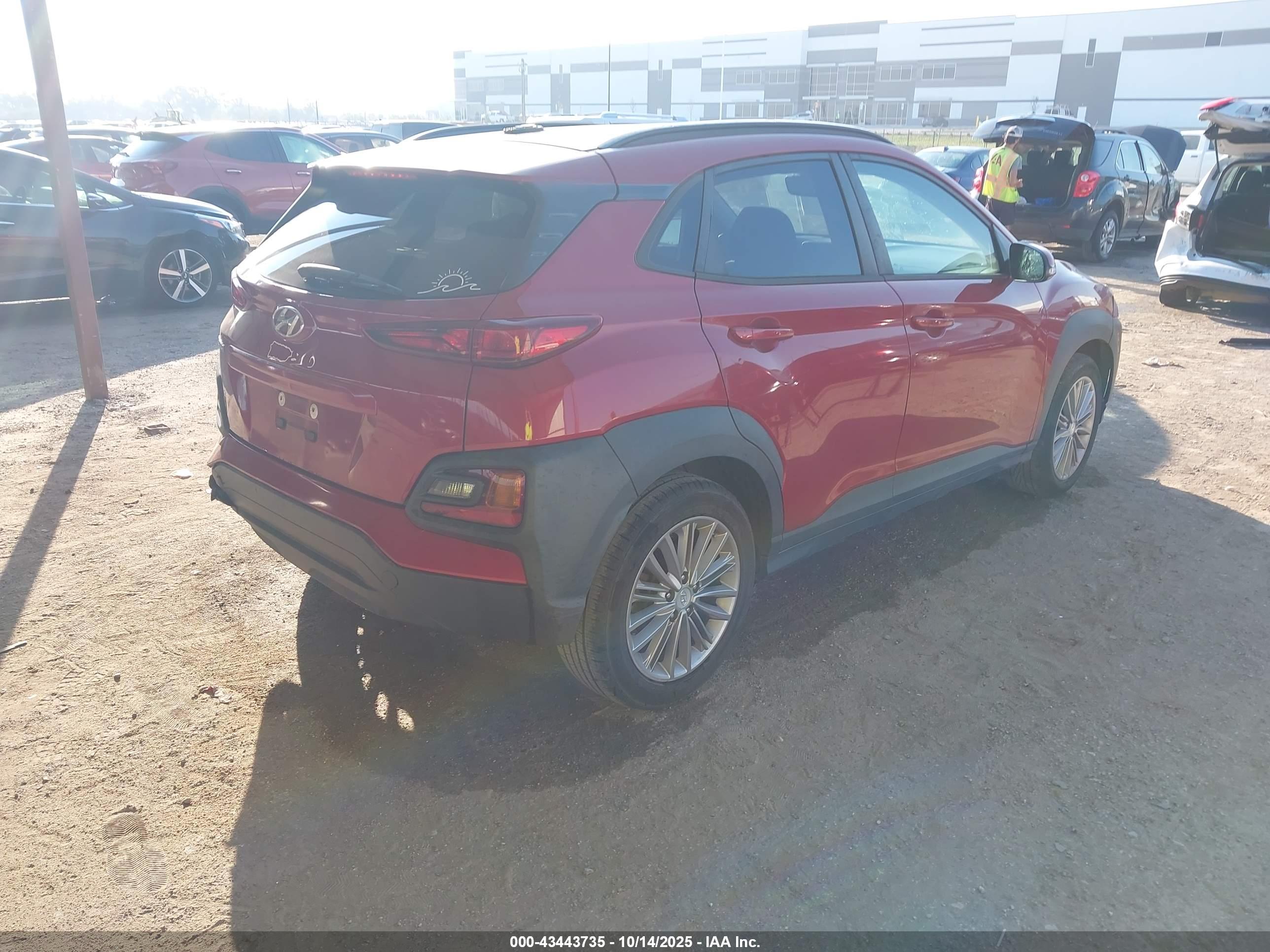 HYUNDAI KONA image 4