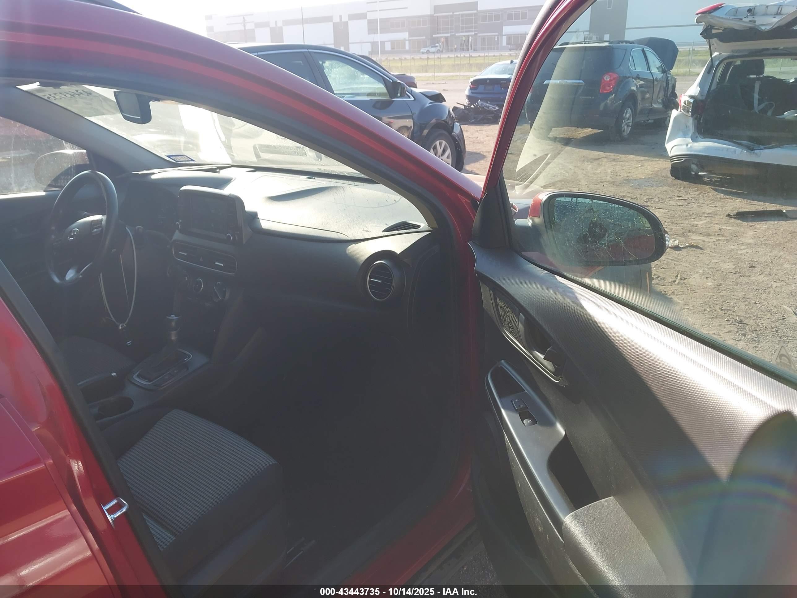 HYUNDAI KONA image 5