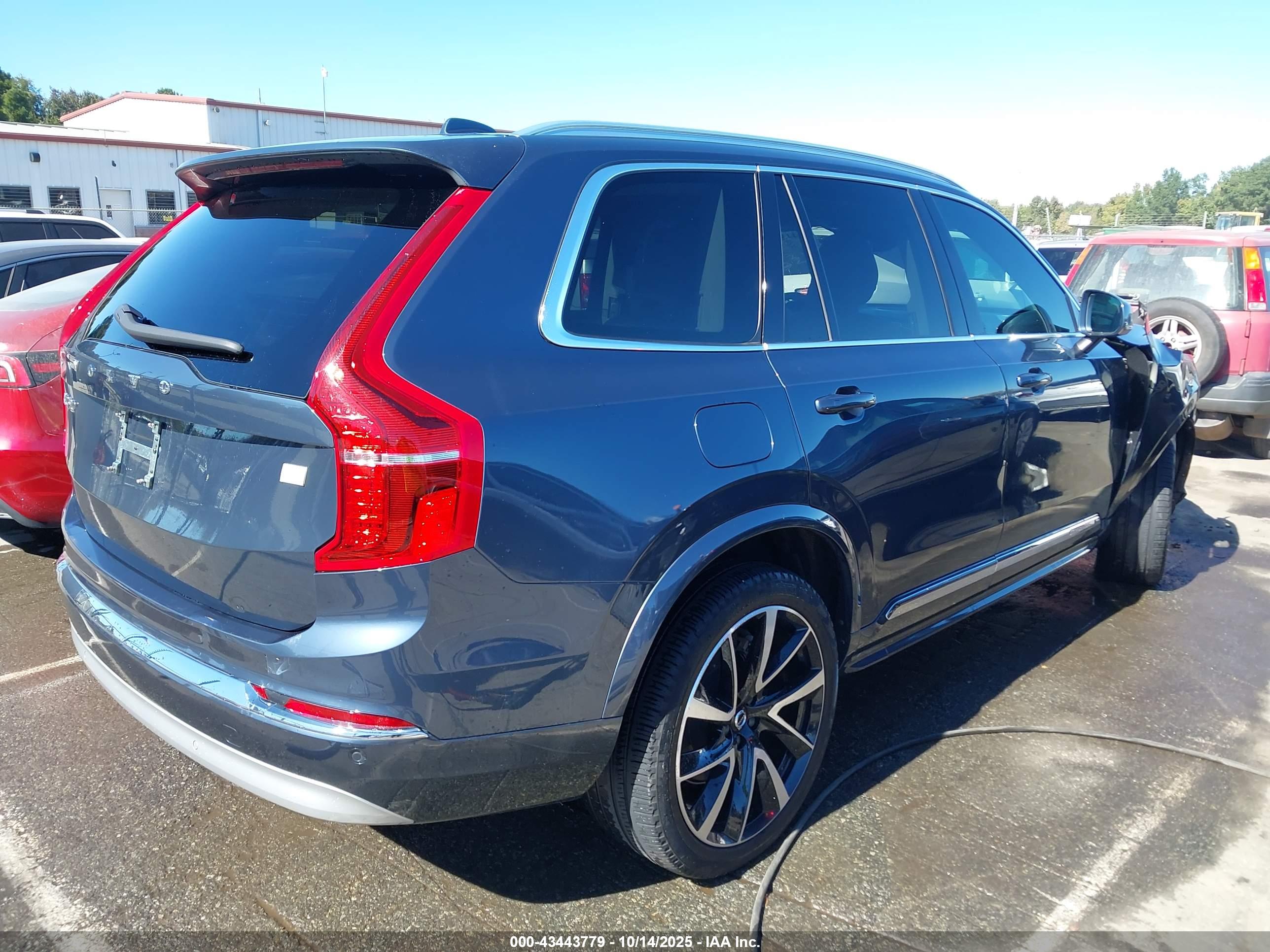 VOLVO XC90 image 4