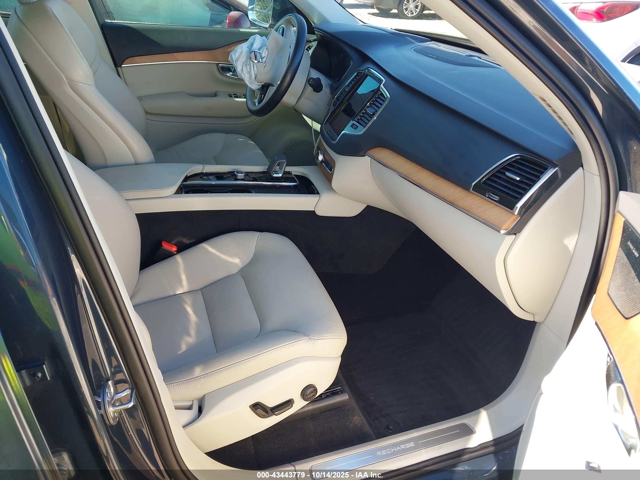 VOLVO XC90 image 5
