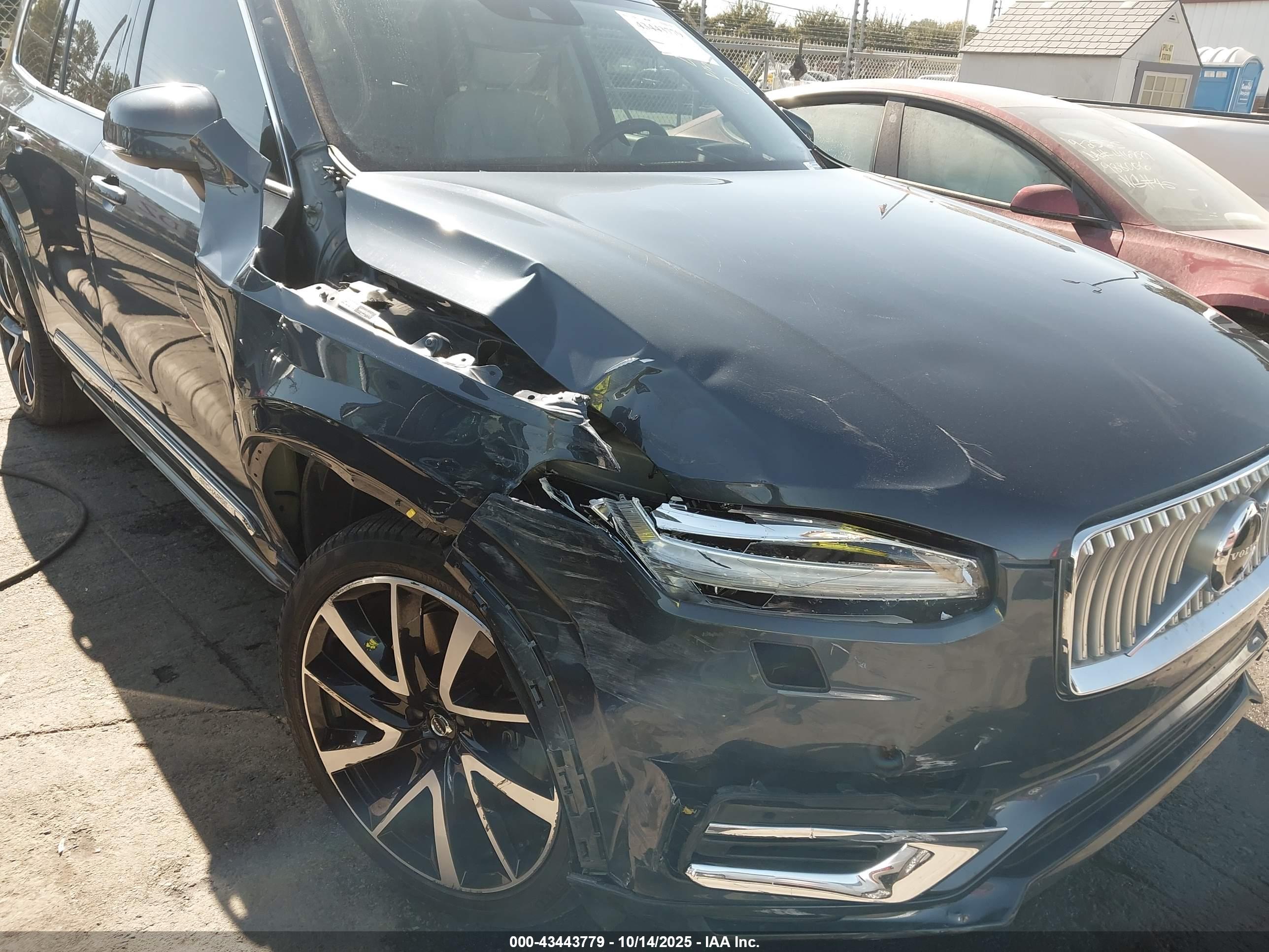 VOLVO XC90 image 6