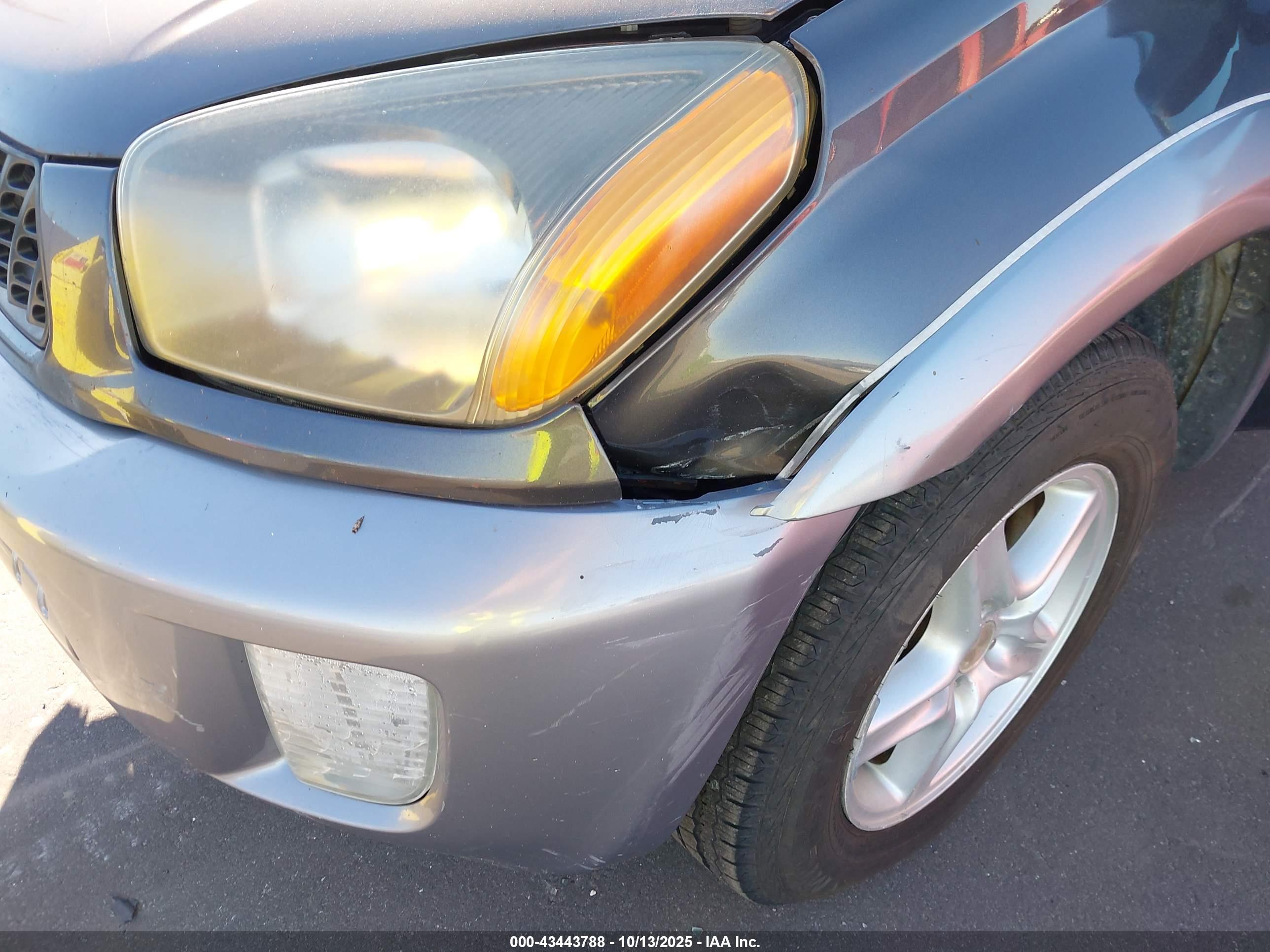 TOYOTA RAV4 image 6