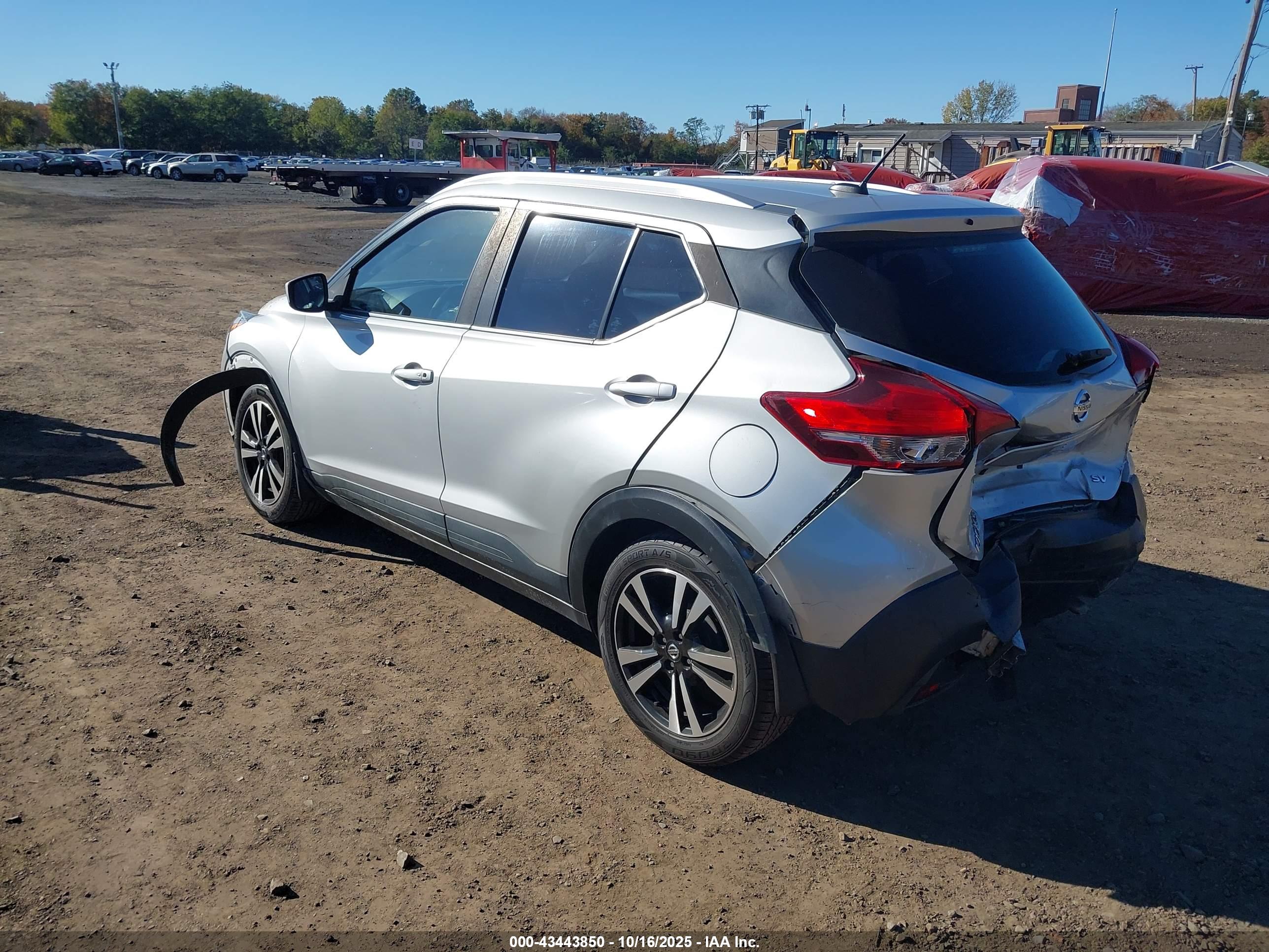 NISSAN KICKS image 3