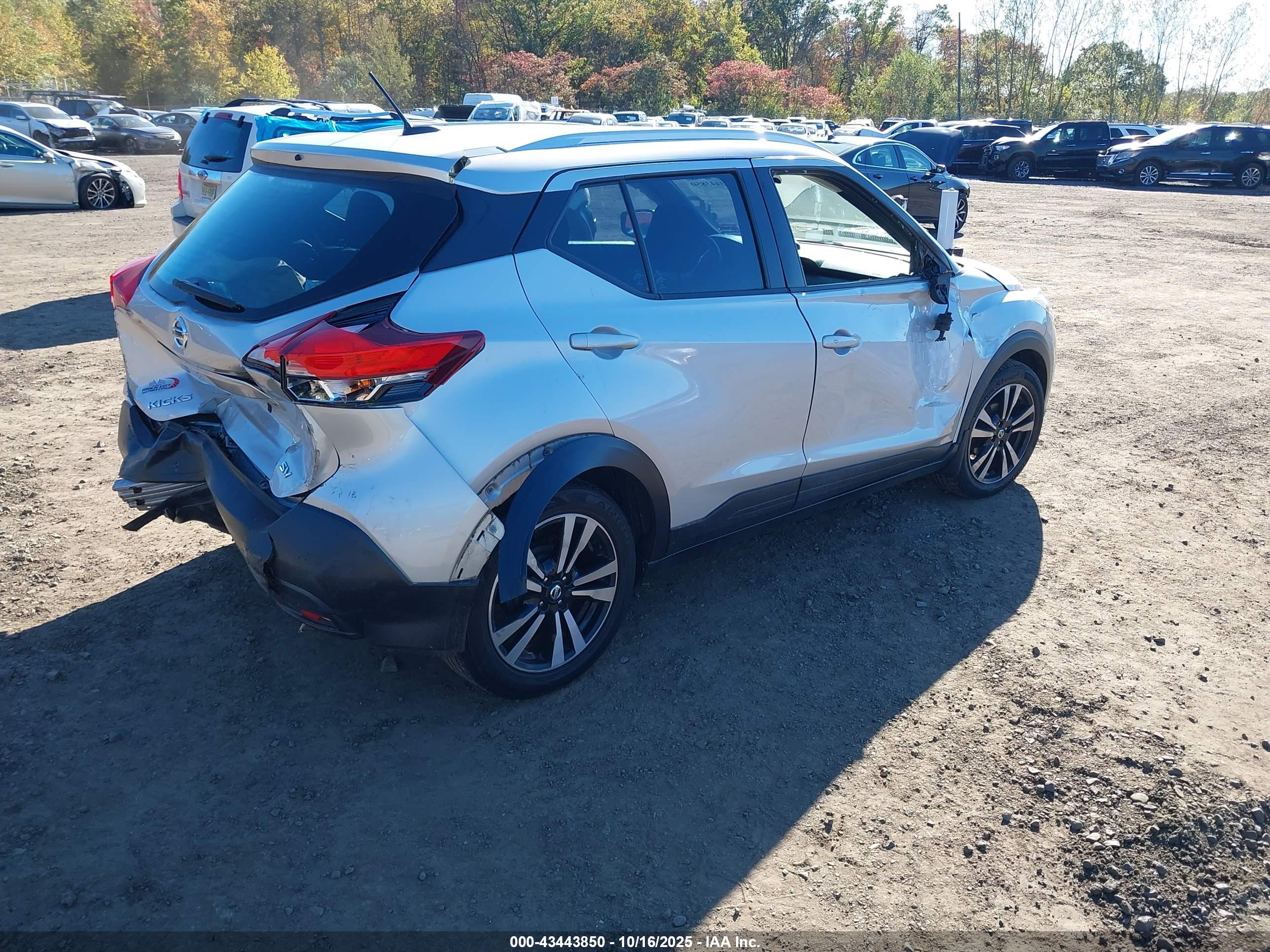 NISSAN KICKS image 4