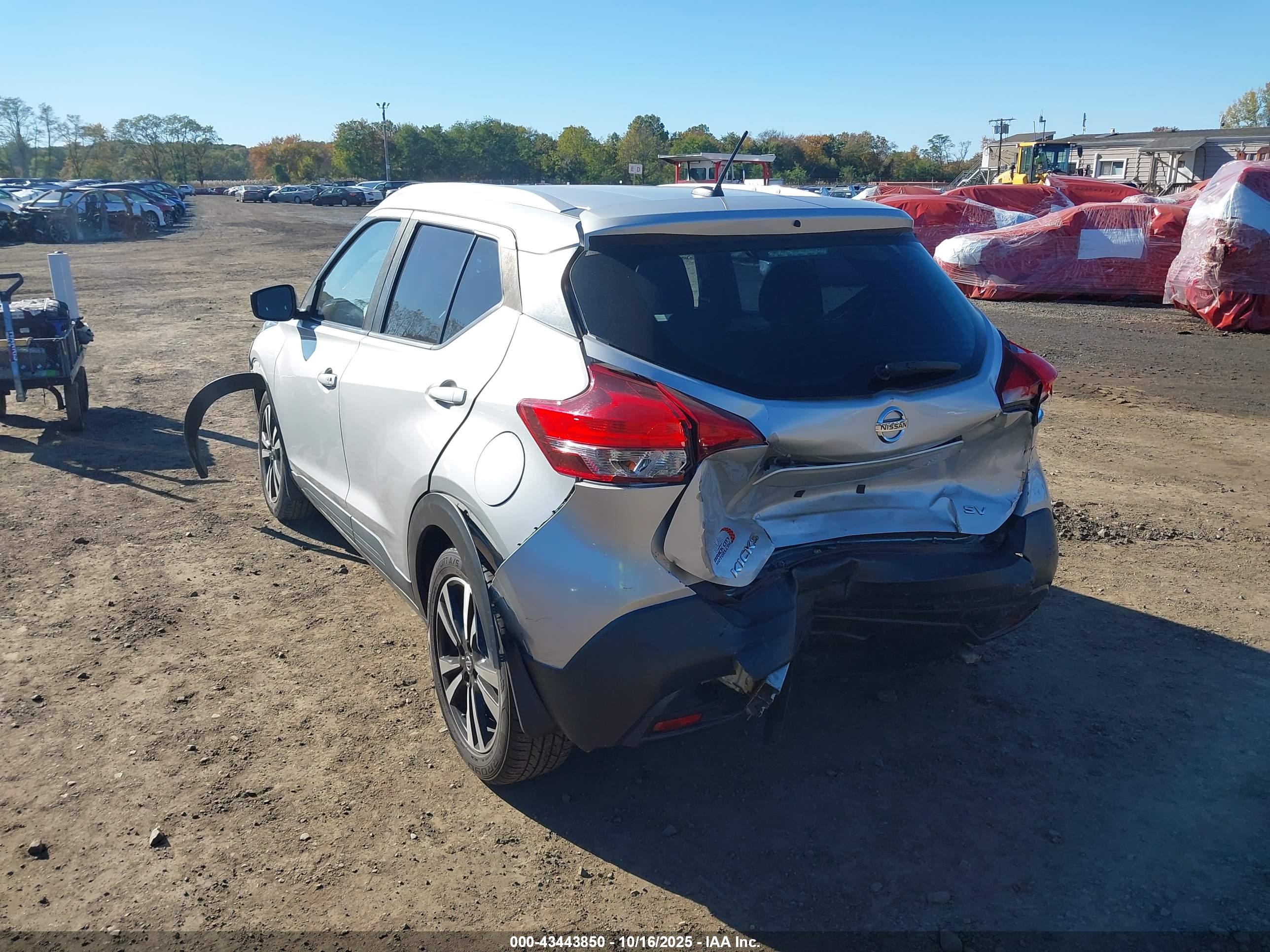 NISSAN KICKS image 6