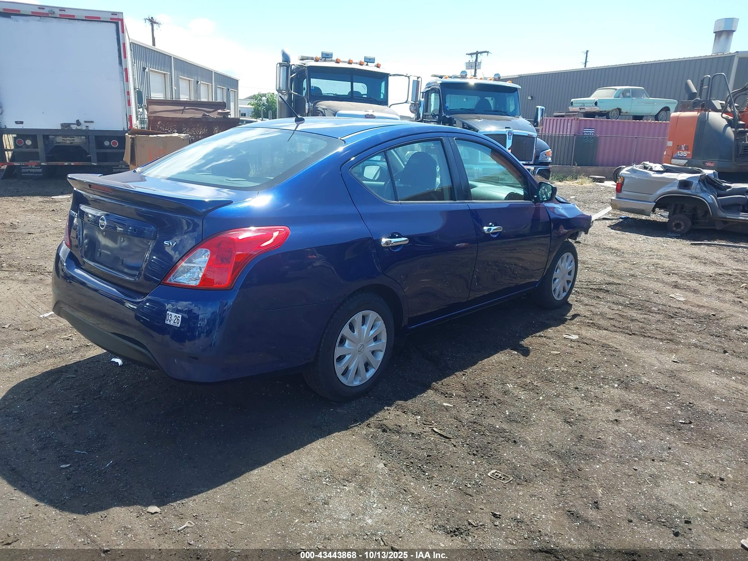NISSAN VERSA image 4