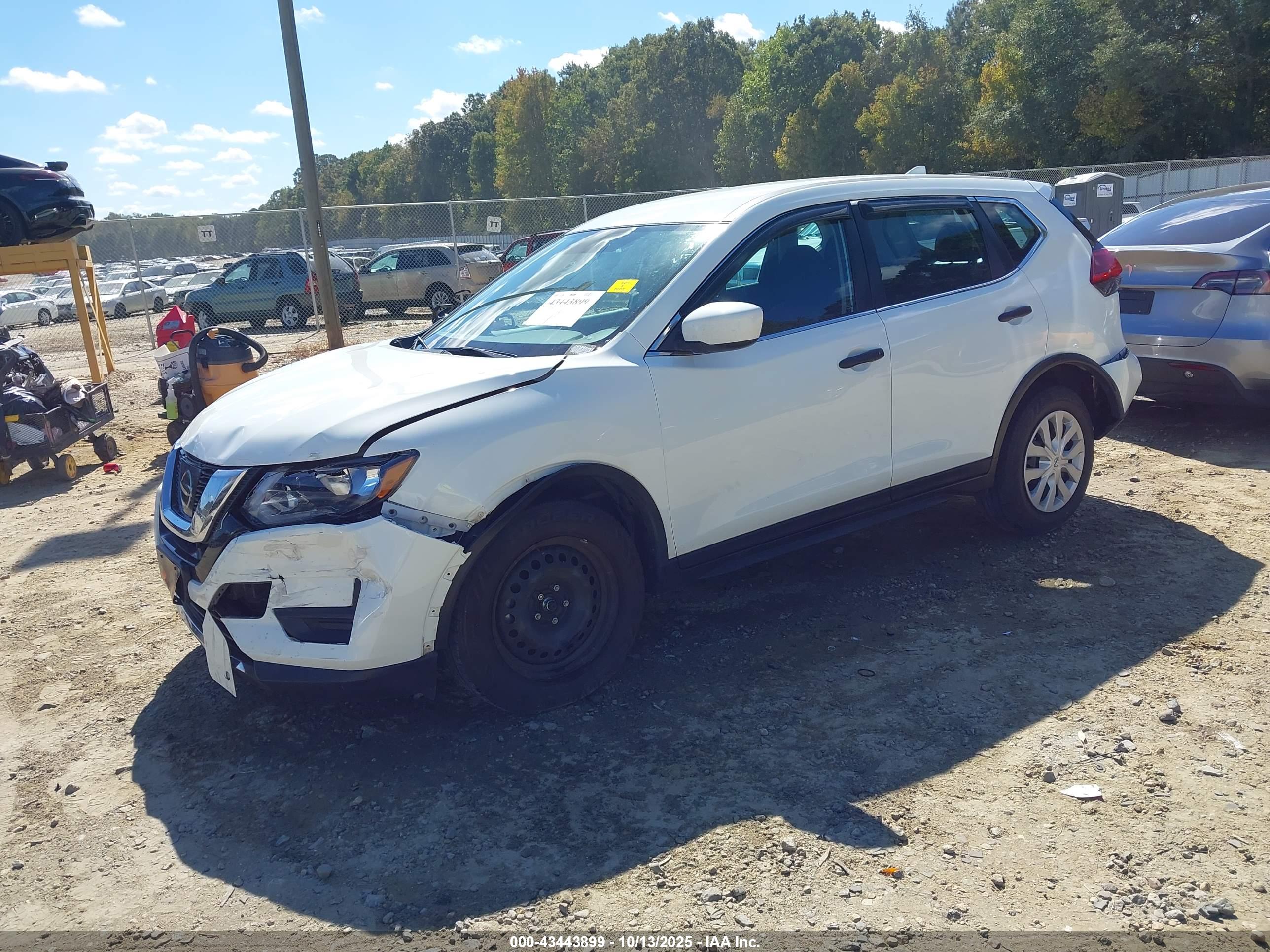 NISSAN ROGUE image 2