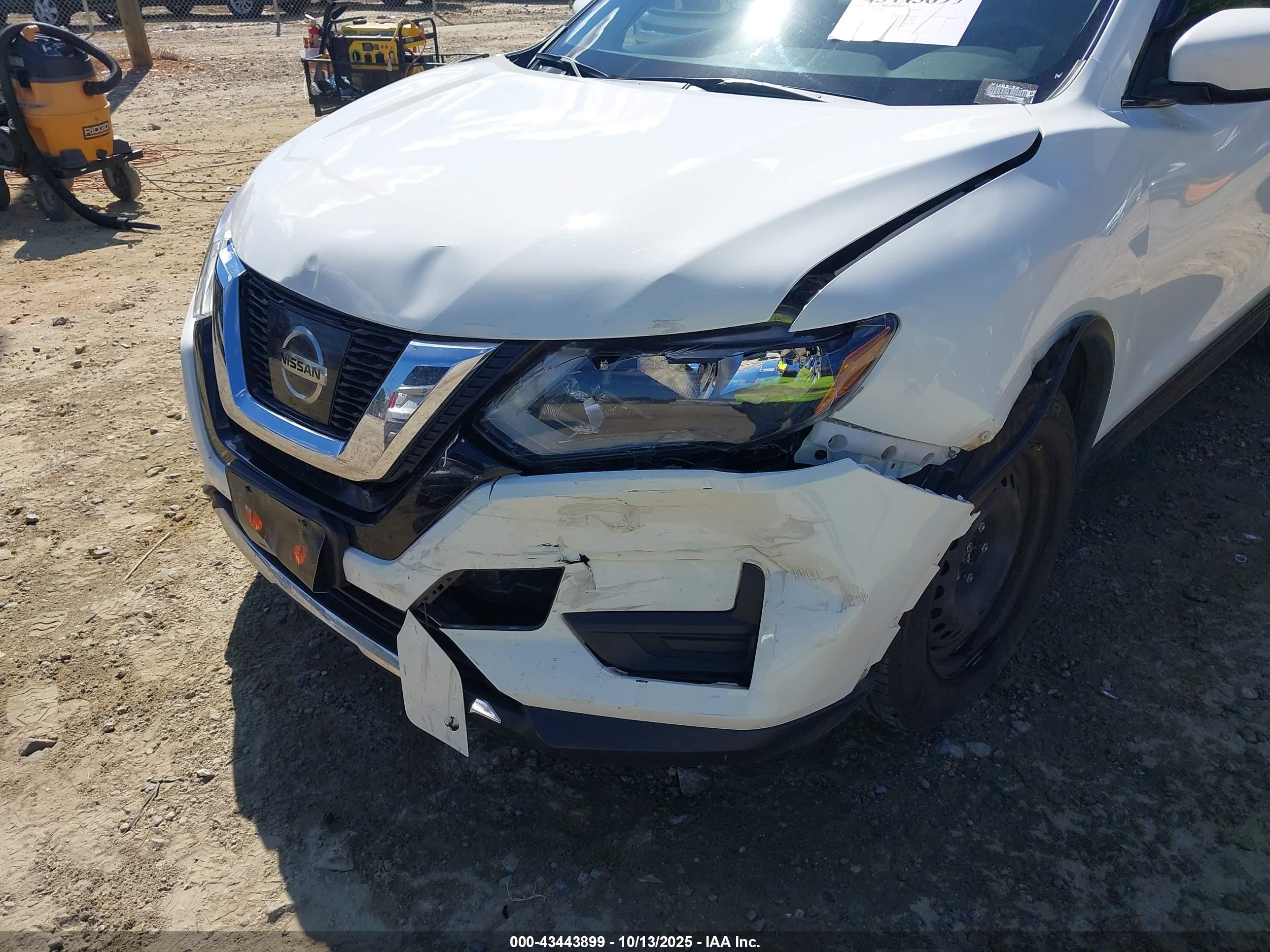 NISSAN ROGUE image 6