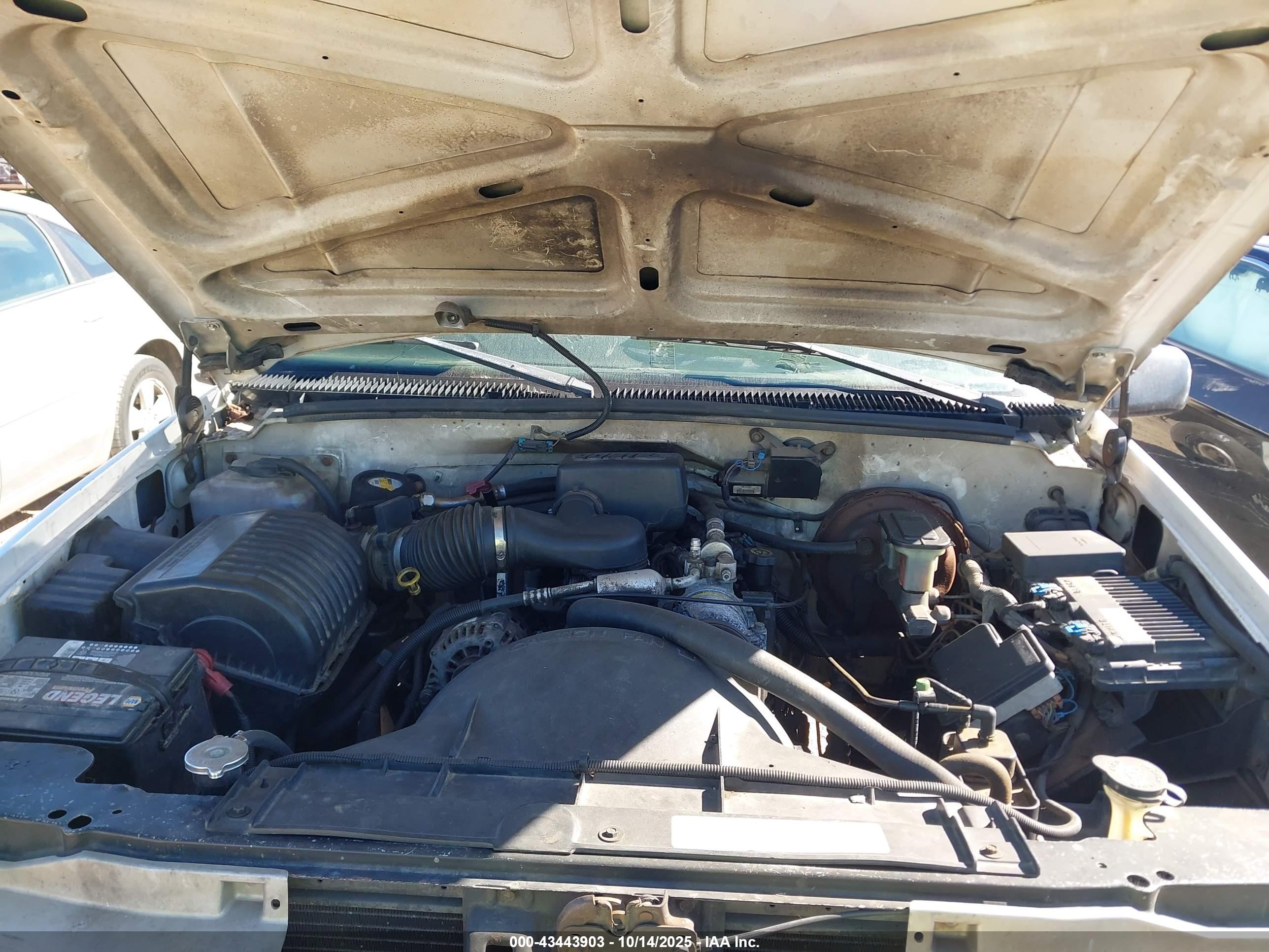 CHEVROLET C1500 image 10