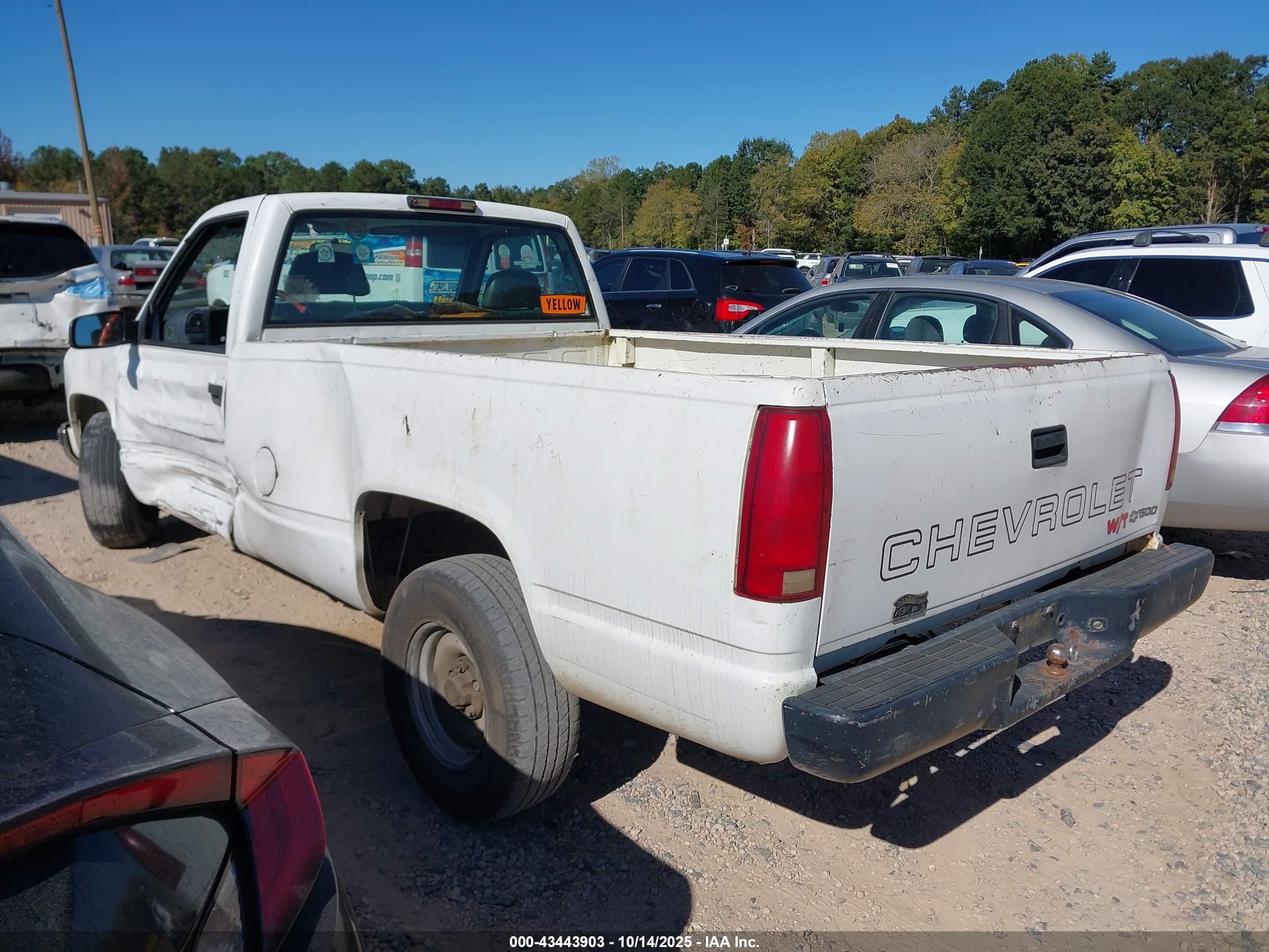 CHEVROLET C1500 image 3