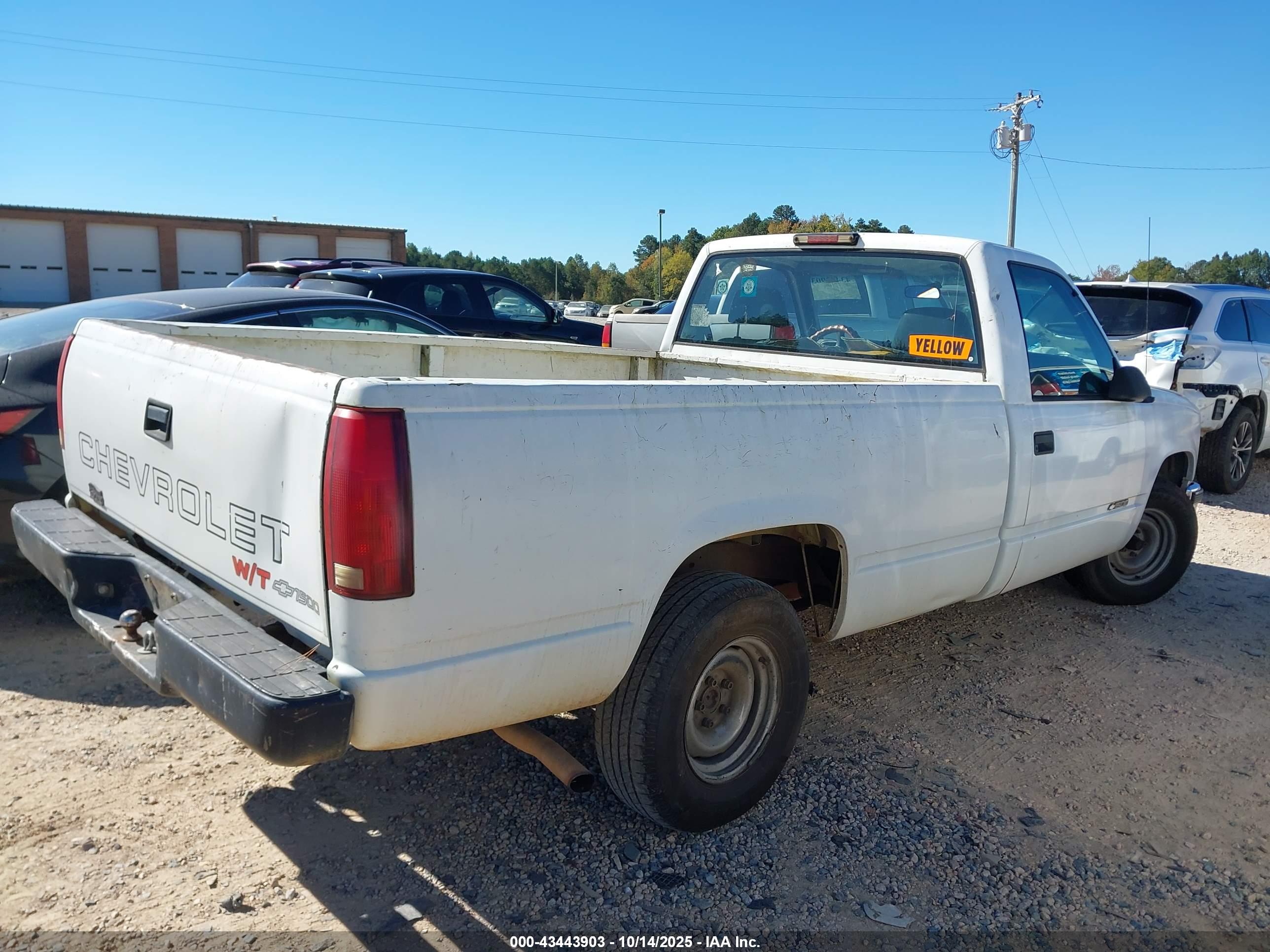 CHEVROLET C1500 image 4