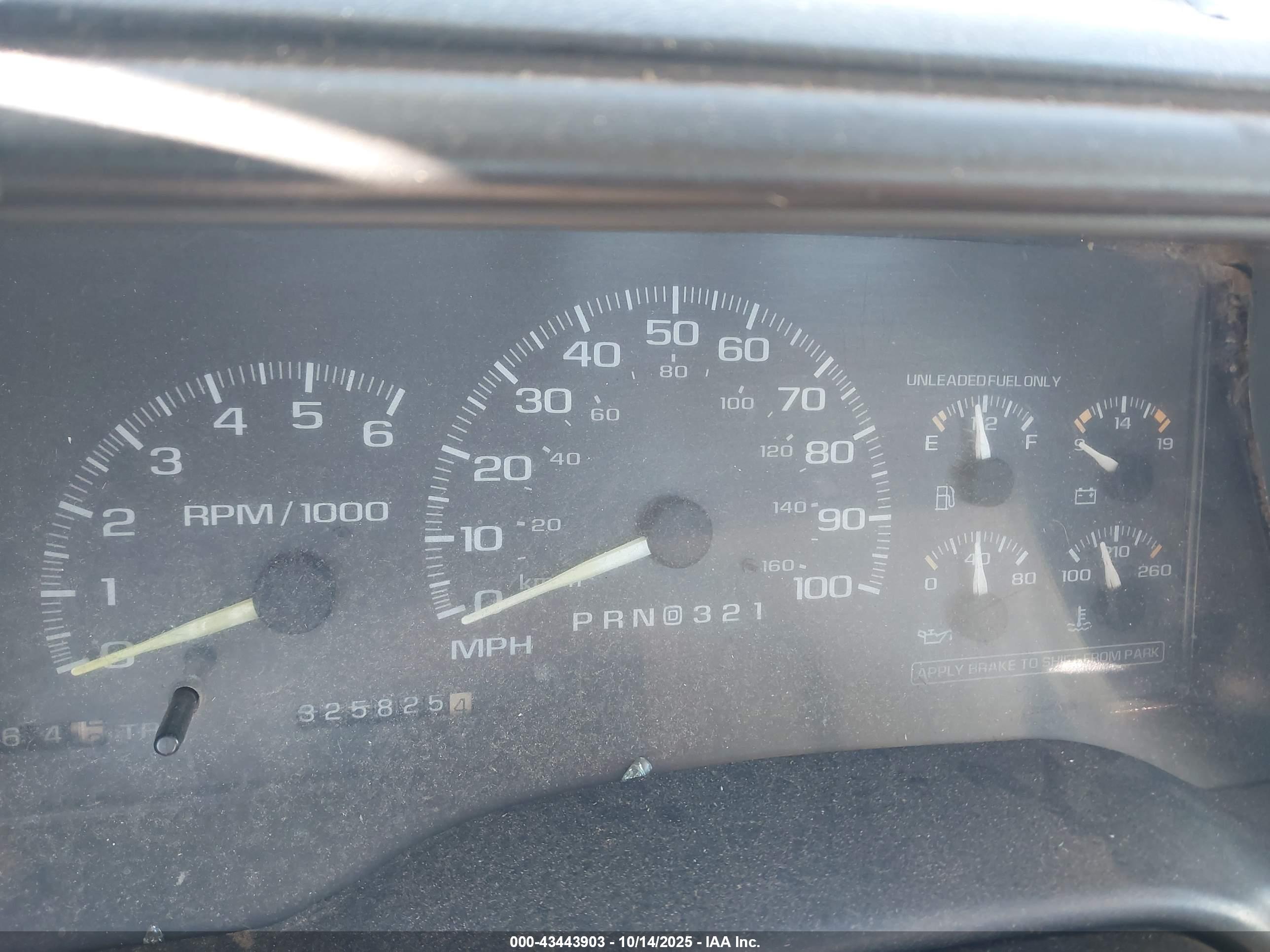CHEVROLET C1500 image 7