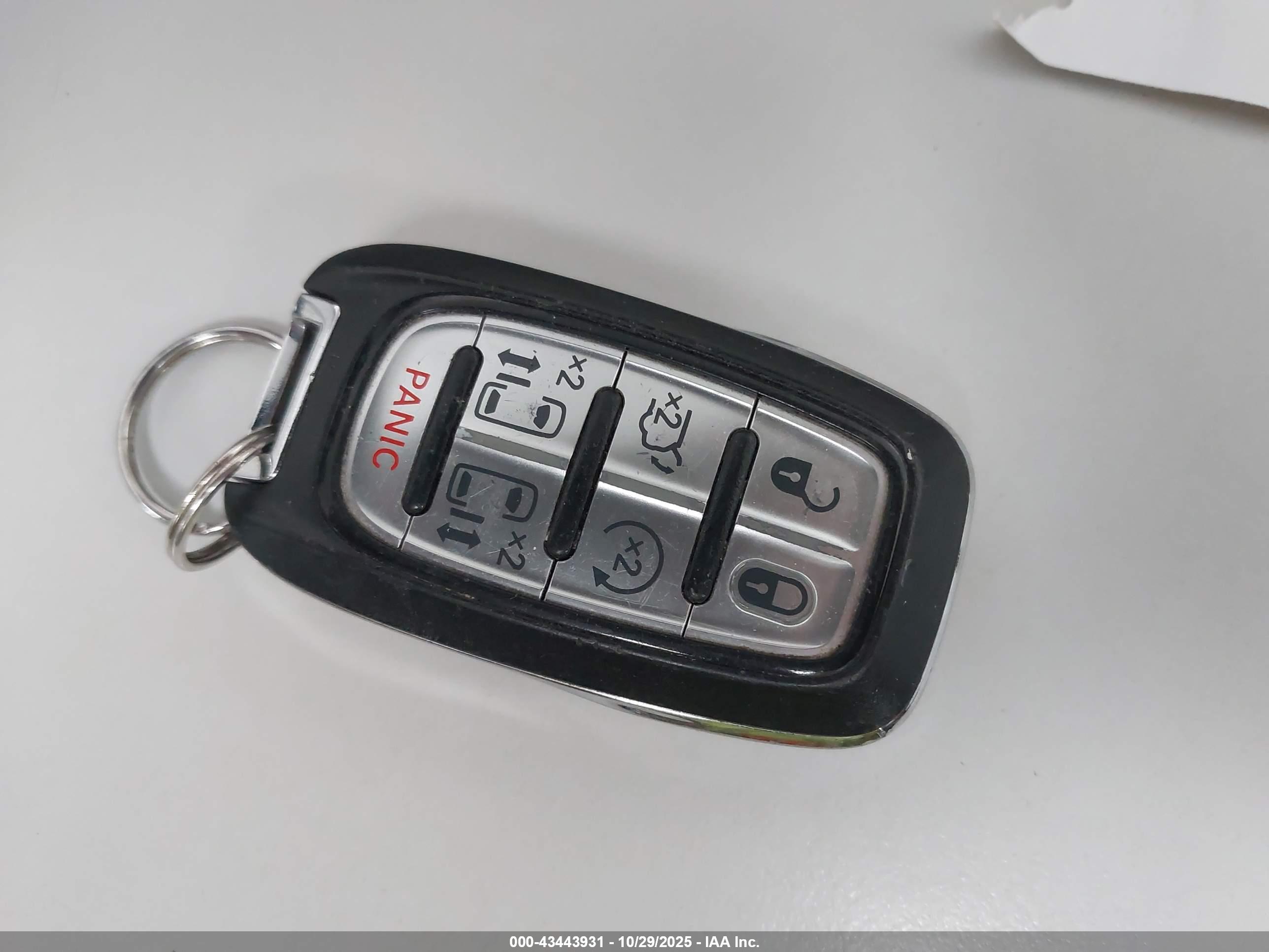 CHRYSLER PACIFICA image 11
