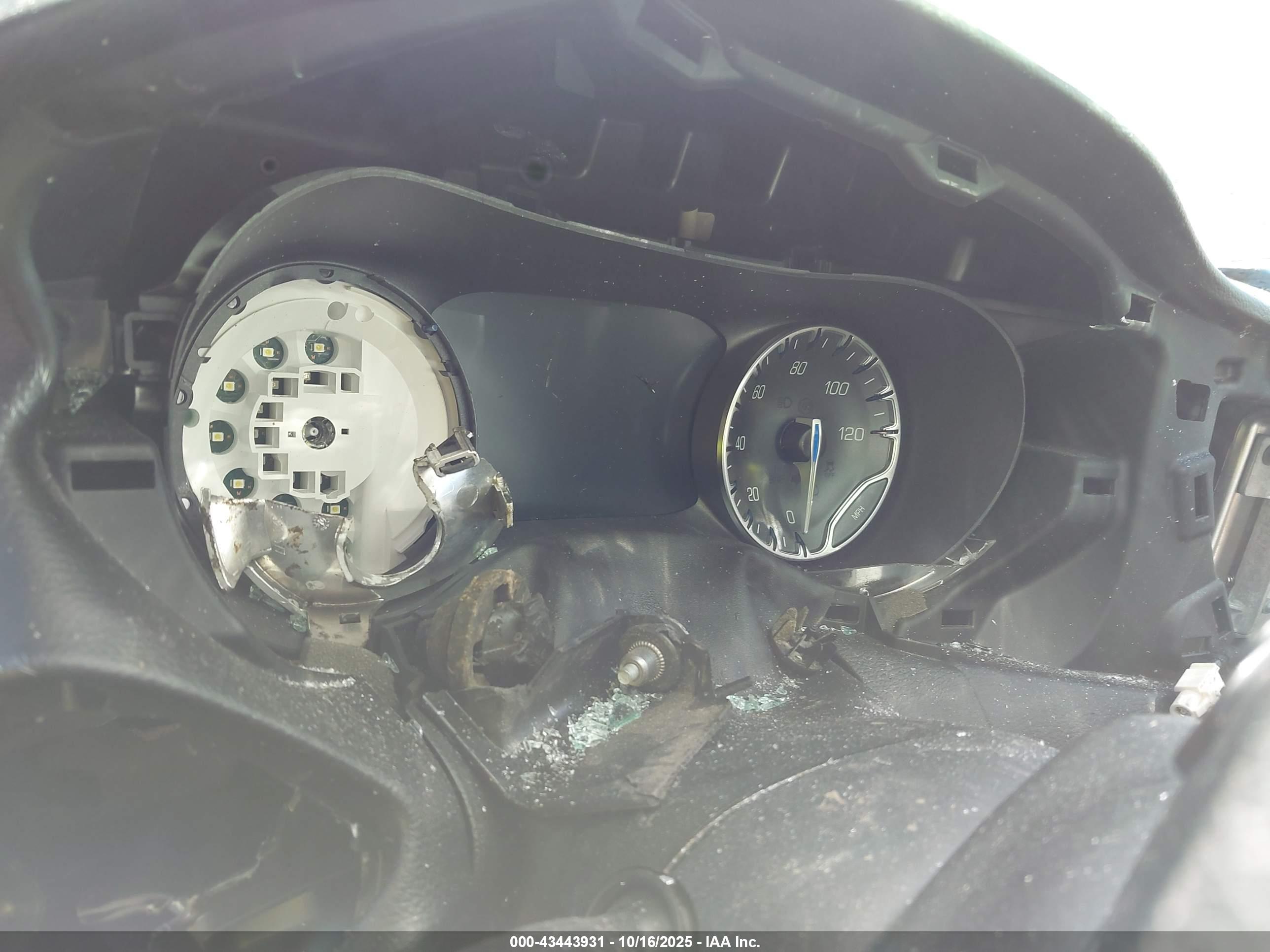 CHRYSLER PACIFICA image 7