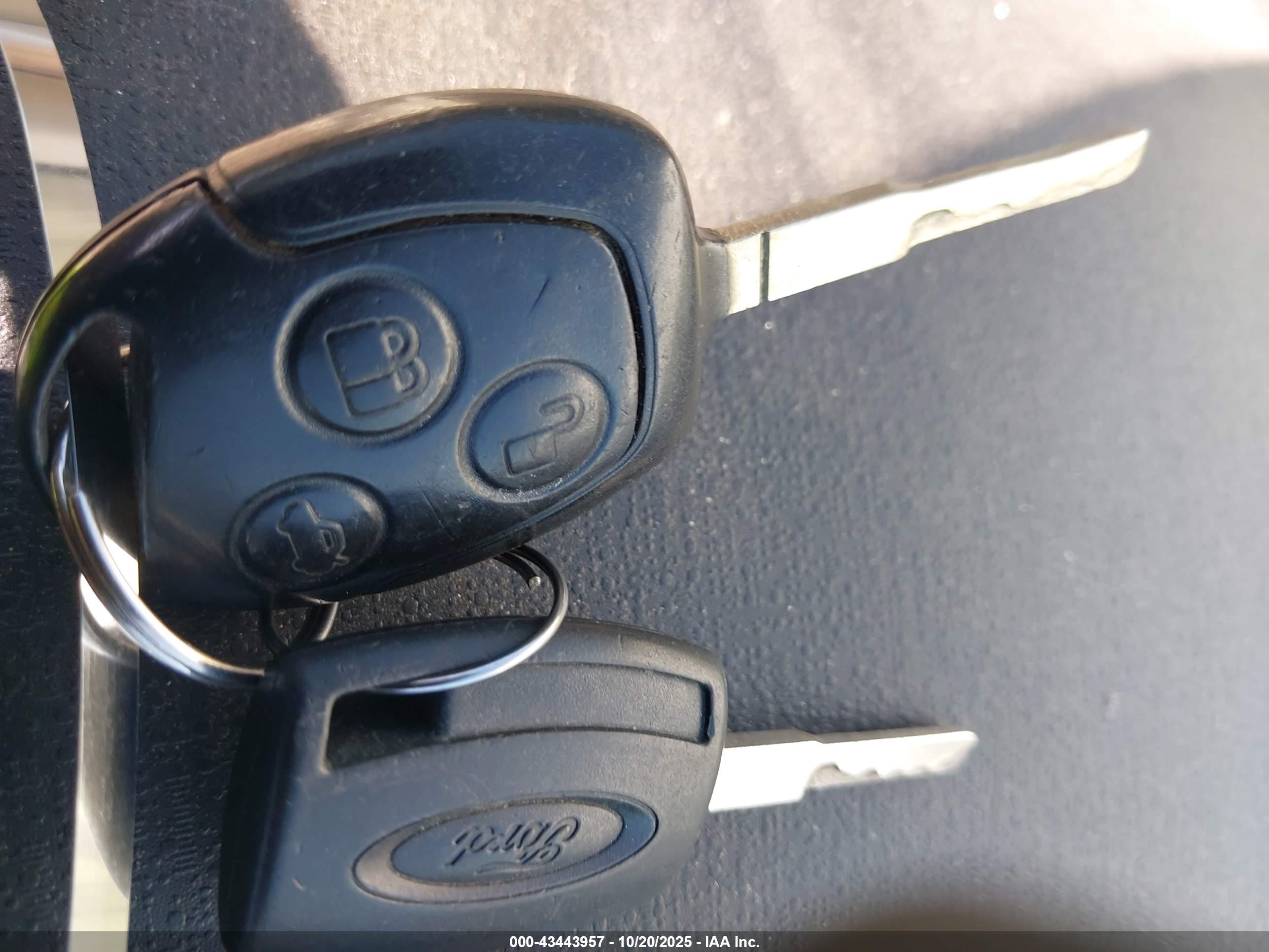 FORD FIESTA image 11