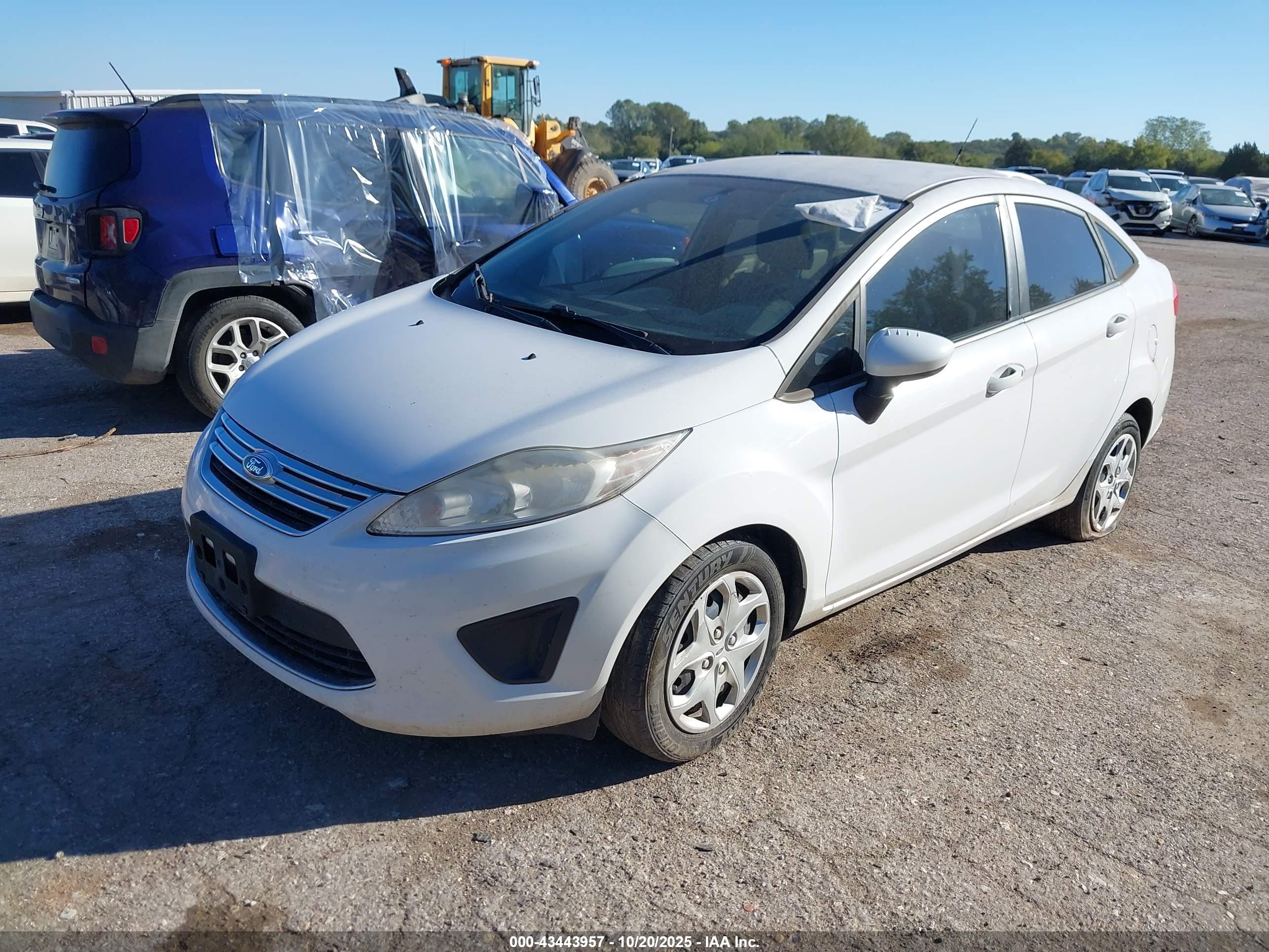 FORD FIESTA image 2