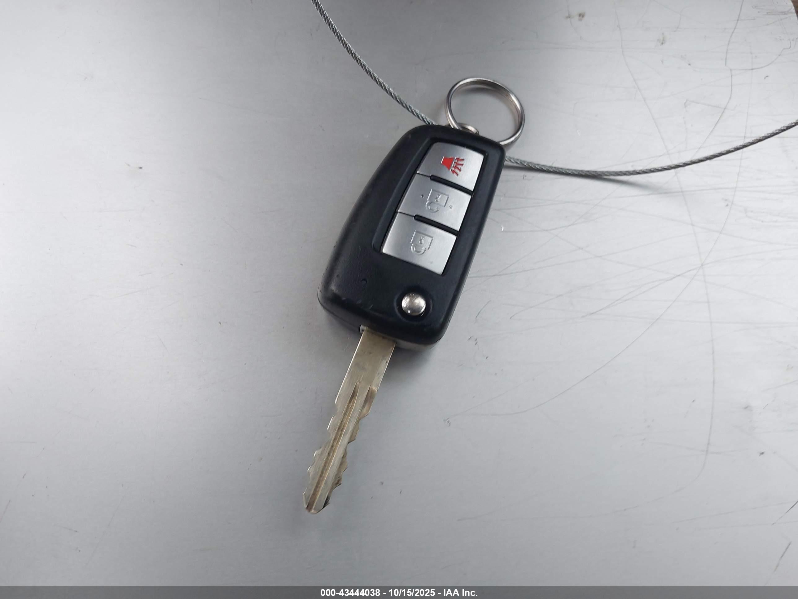 NISSAN ROGUE image 11
