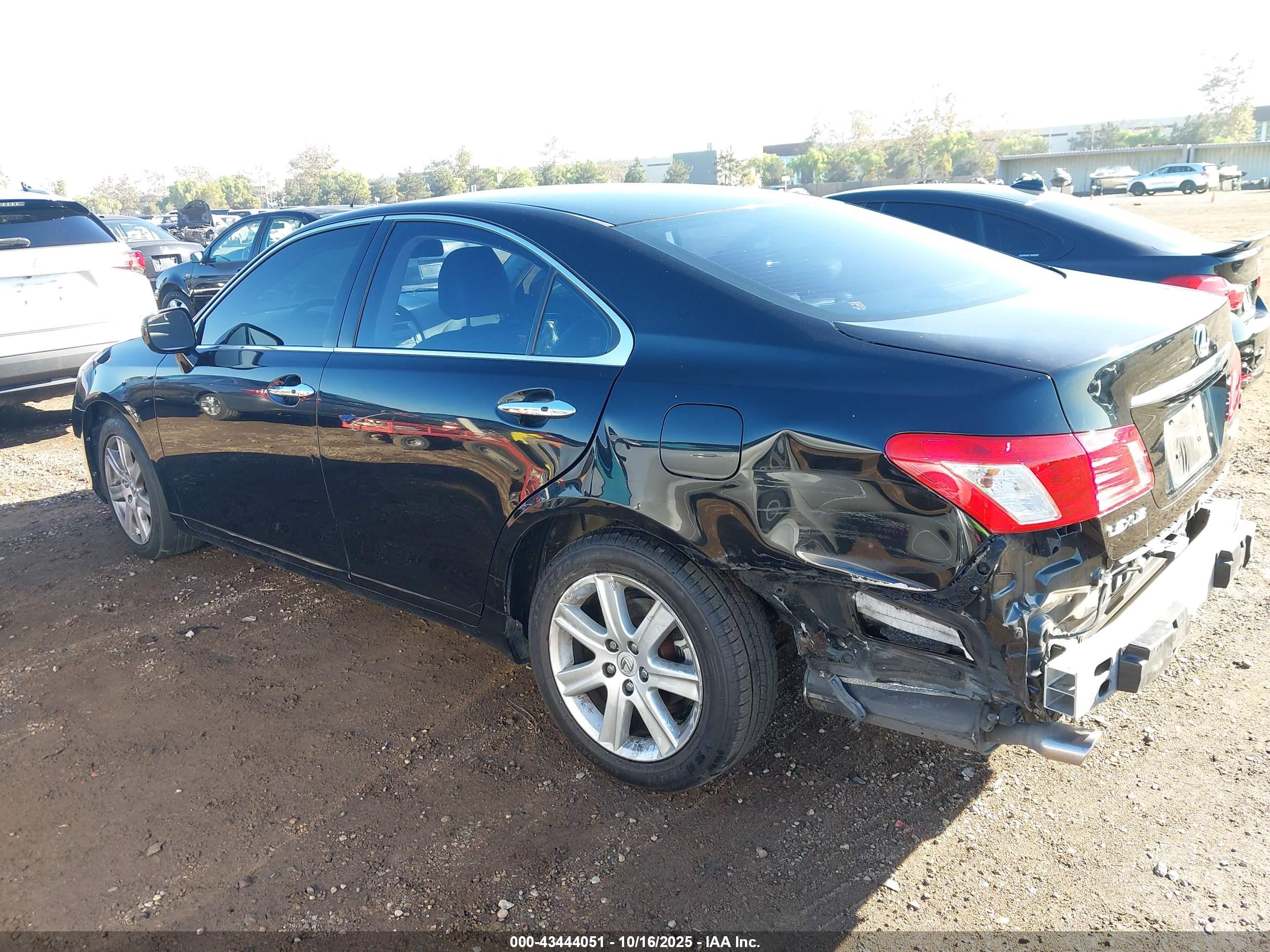 LEXUS ES image 3