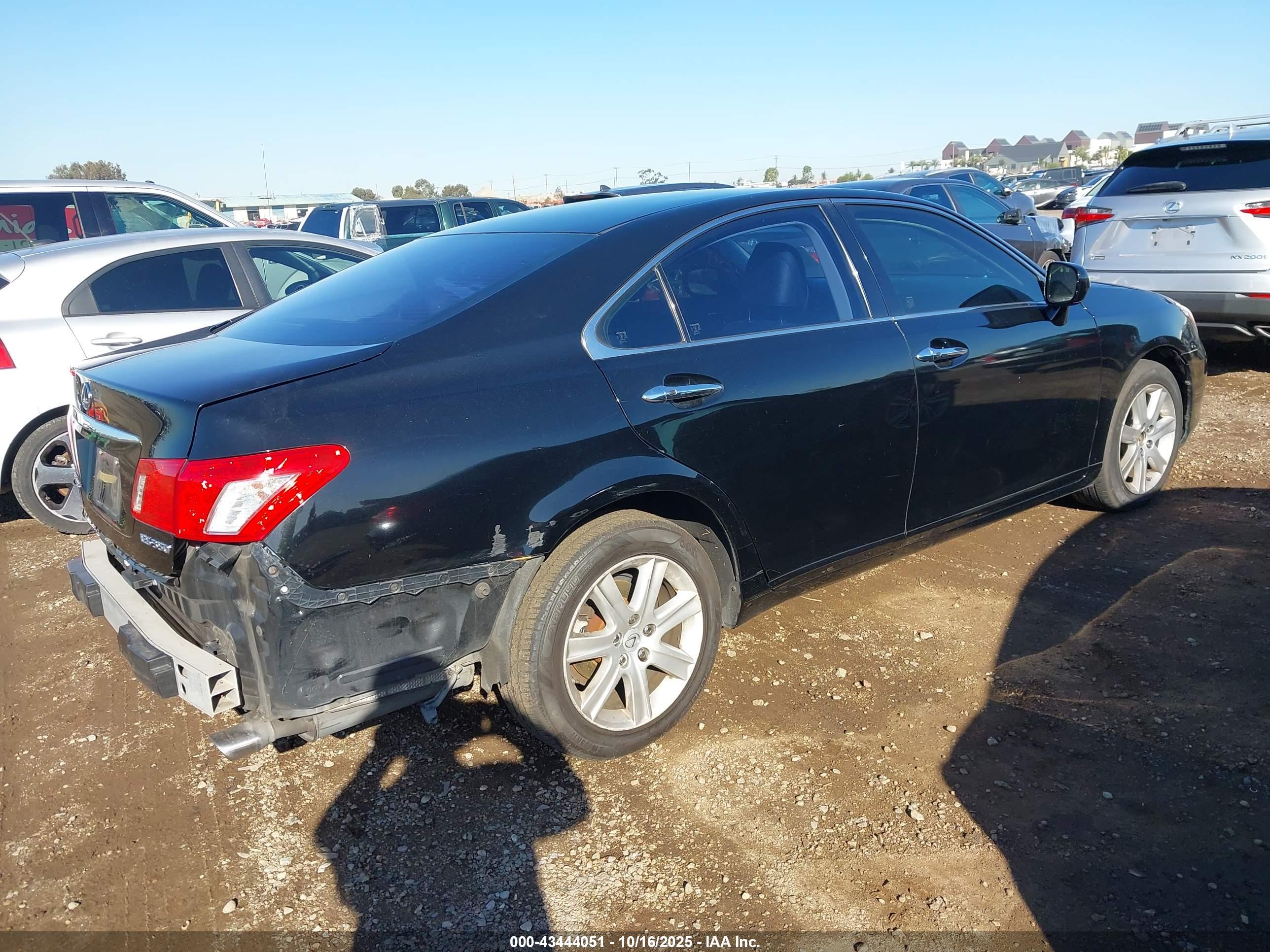 LEXUS ES image 4