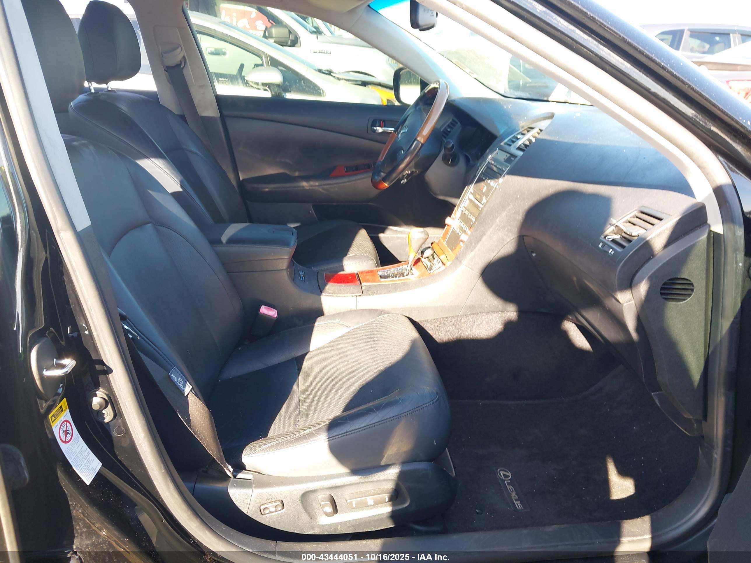 LEXUS ES image 5