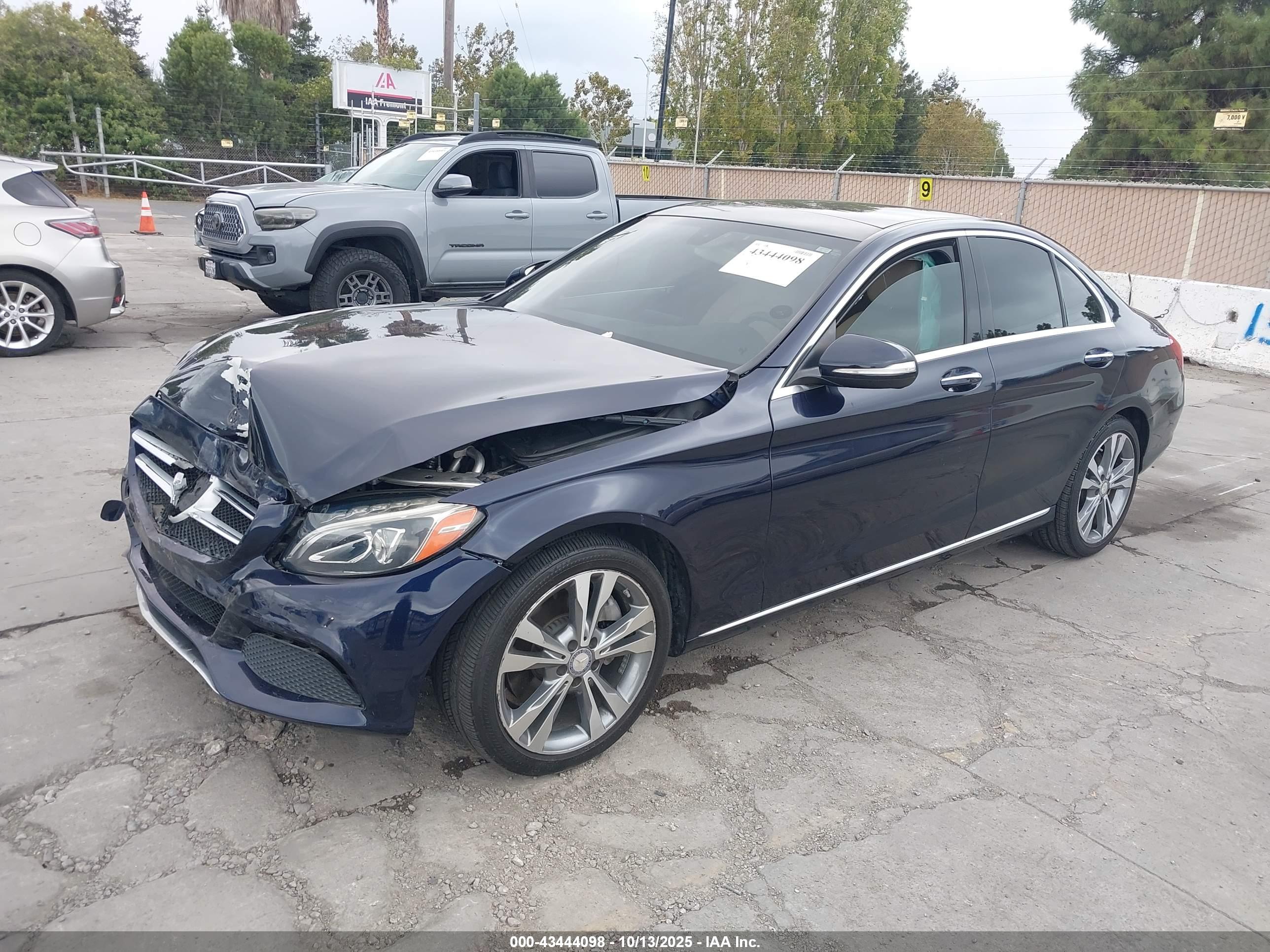 MERCEDES-BENZ C image 2