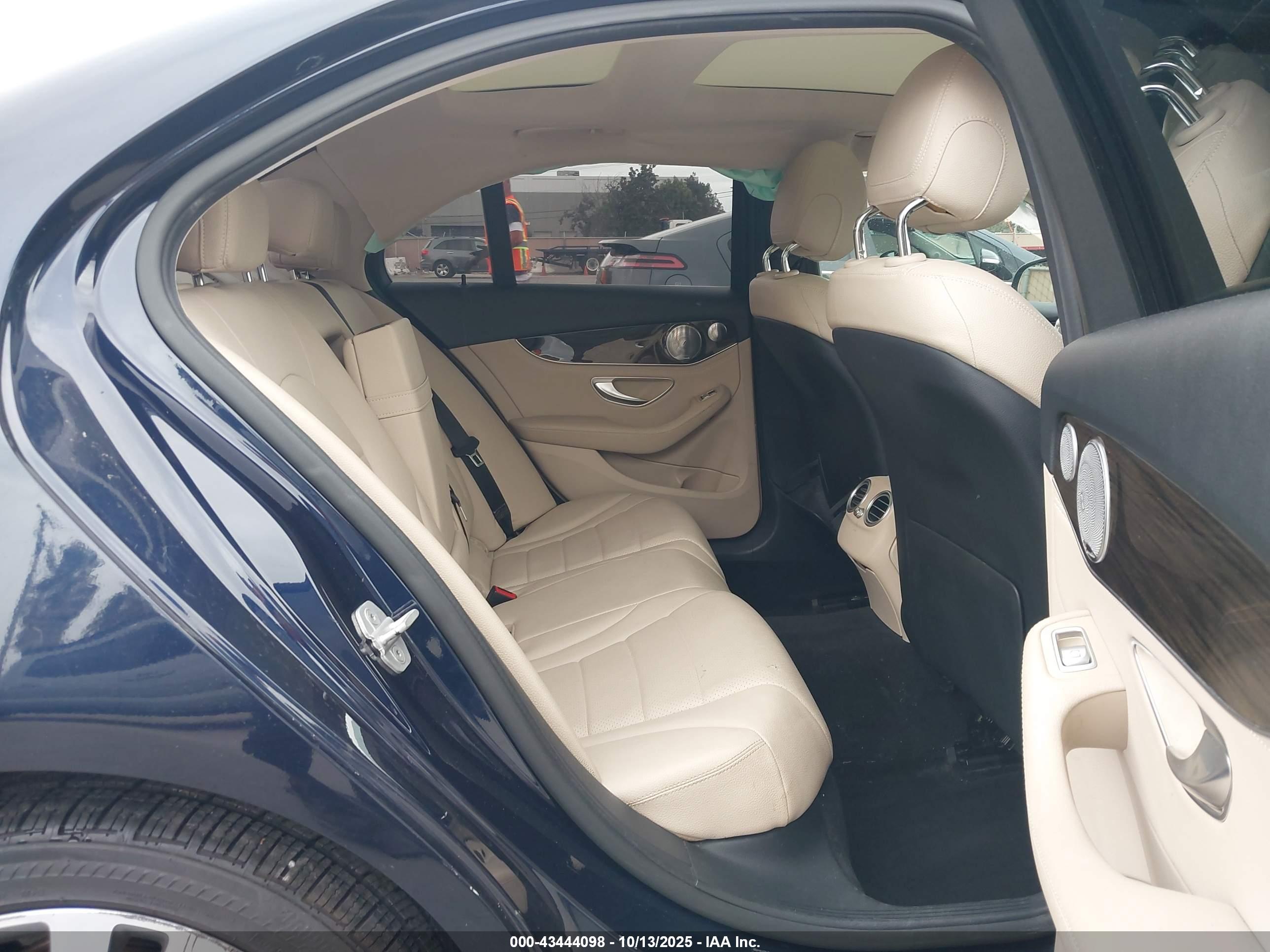 MERCEDES-BENZ C image 8